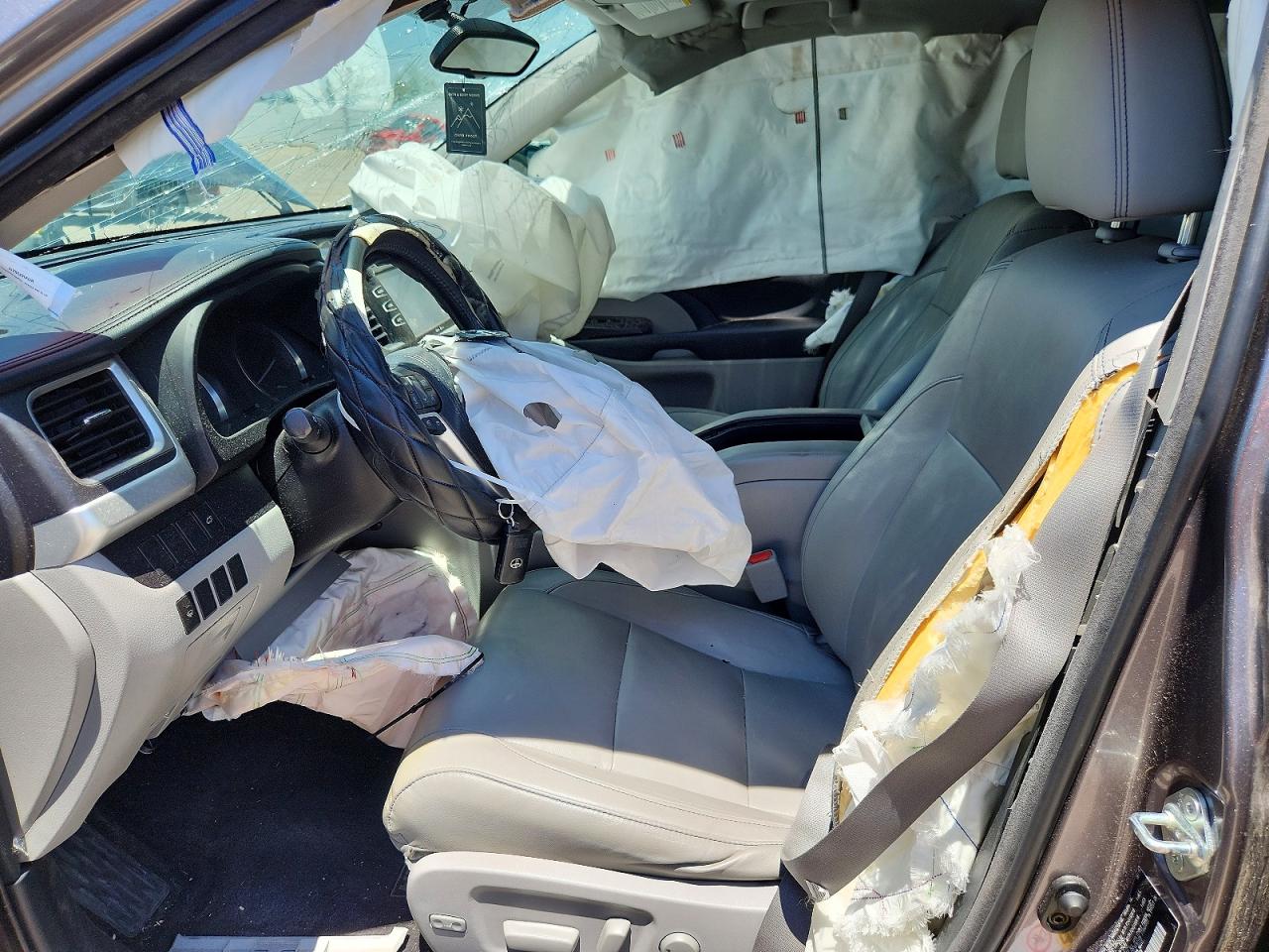 2015 Toyota Highlander Xle Charcoal vin: 5TDKKRFH9FS093241