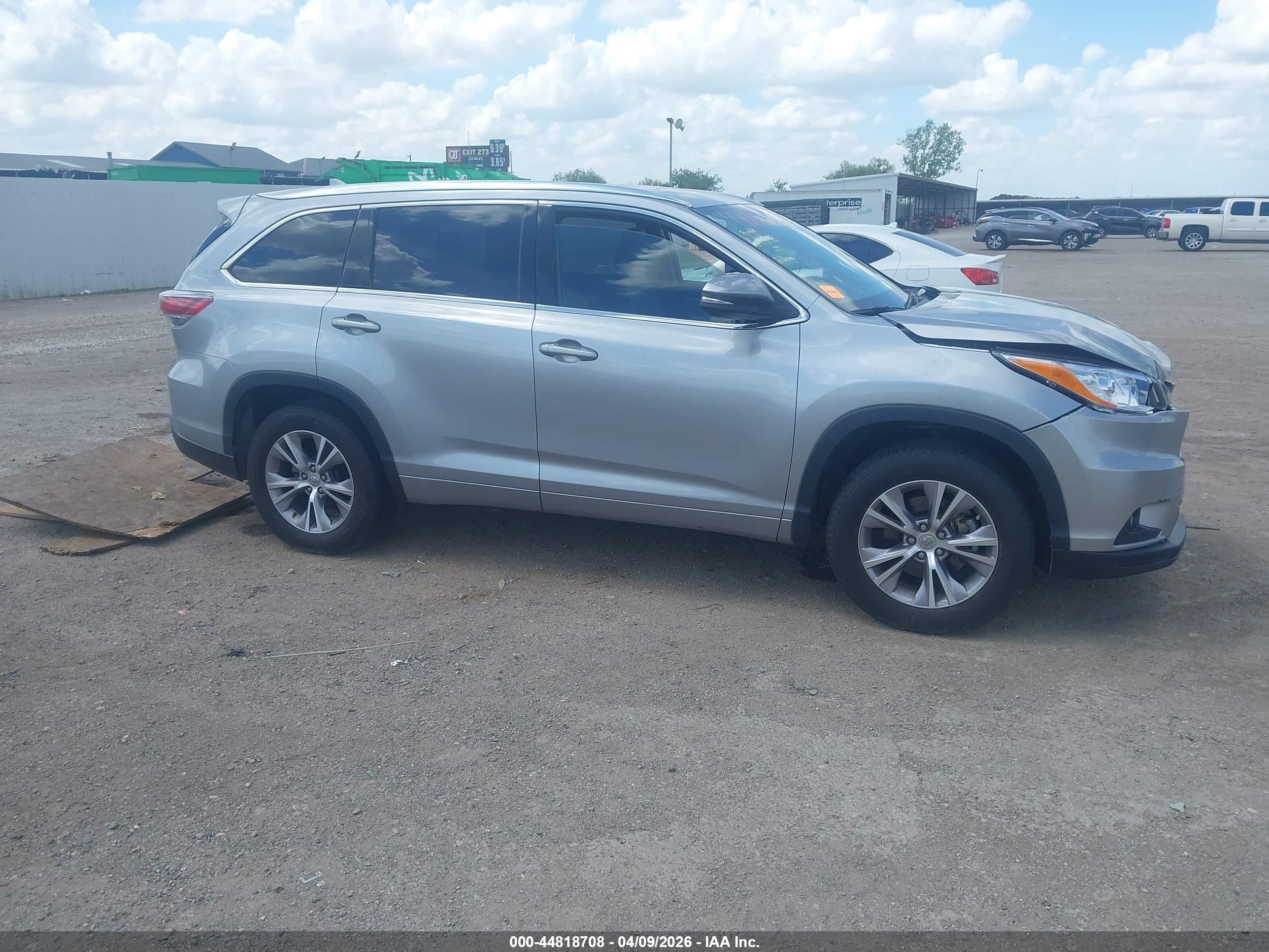 2015 Toyota Highlander Xle V6 Silver vin: 5TDKKRFH9FS109955