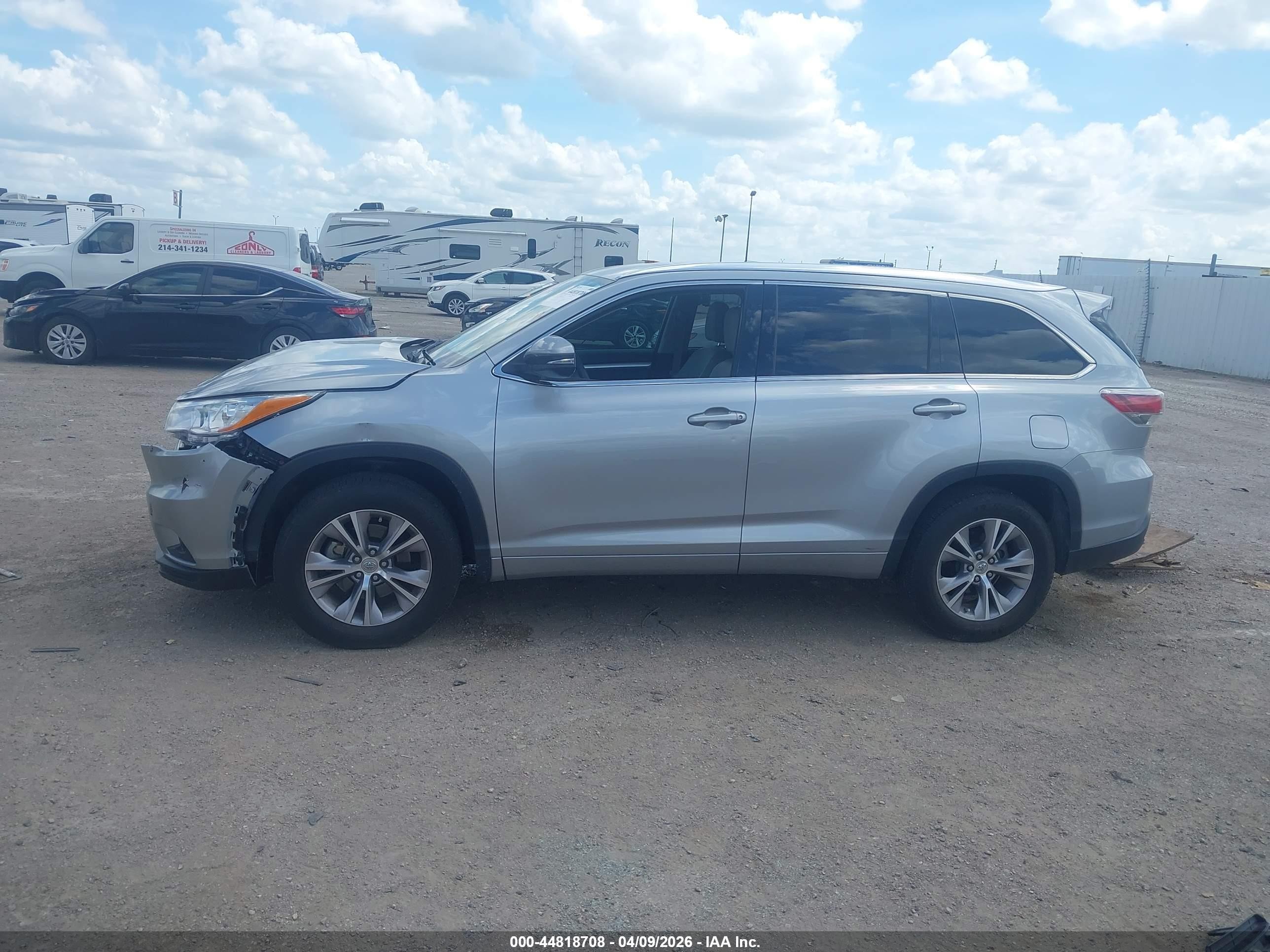 2015 Toyota Highlander Xle V6 Silver vin: 5TDKKRFH9FS109955