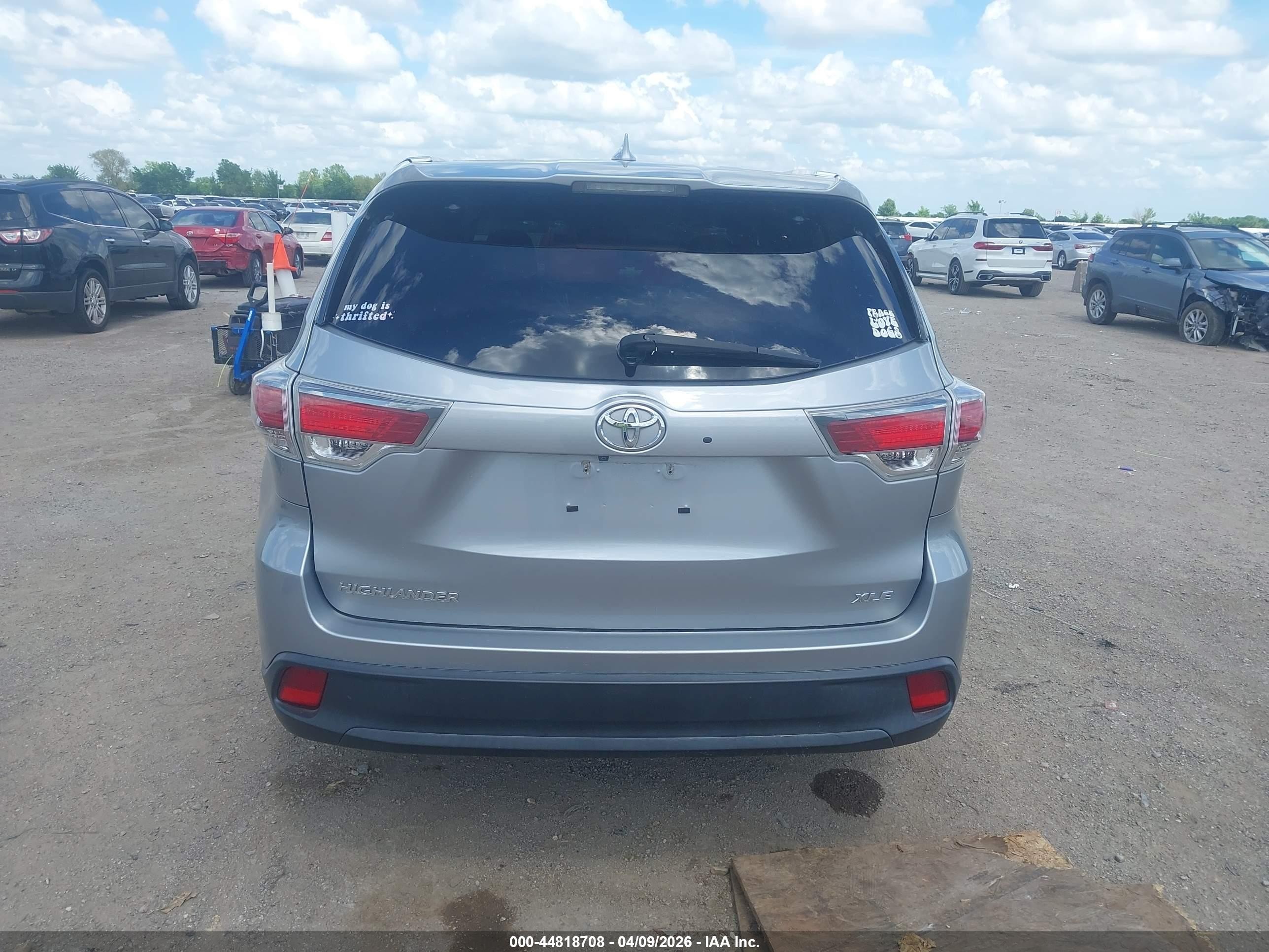 2015 Toyota Highlander Xle V6 Silver vin: 5TDKKRFH9FS109955