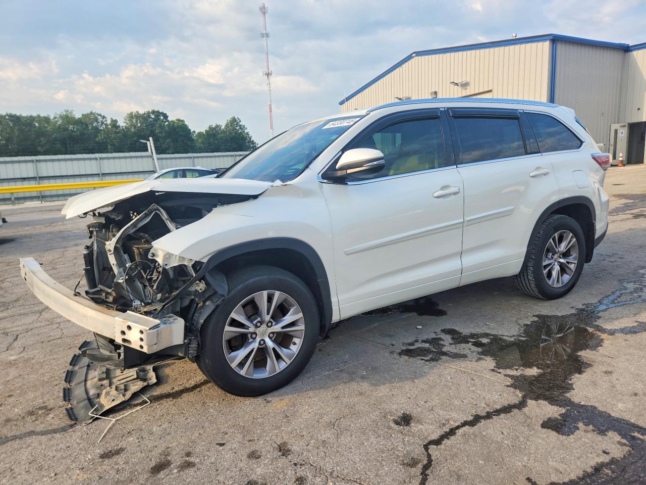 2014 Toyota Highlander Xle White vin: 5TDKKRFHXES007093