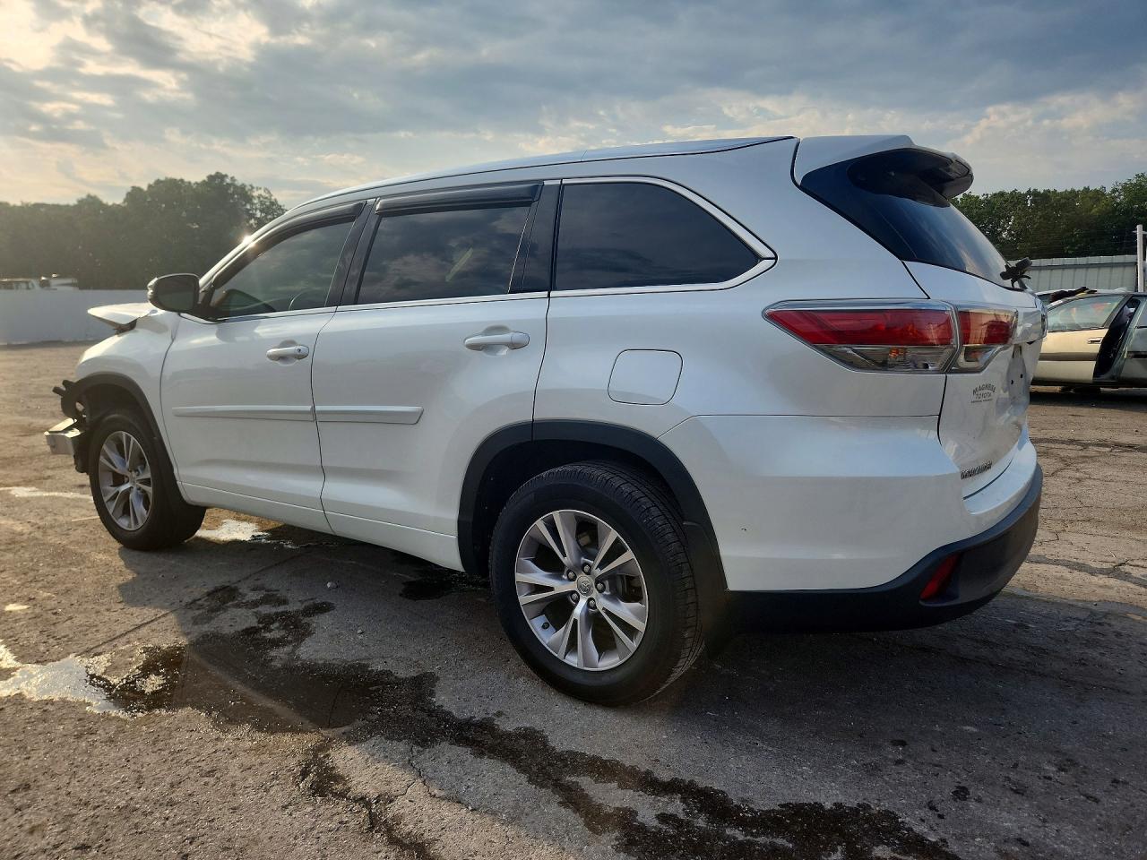 2014 Toyota Highlander Xle White vin: 5TDKKRFHXES007093