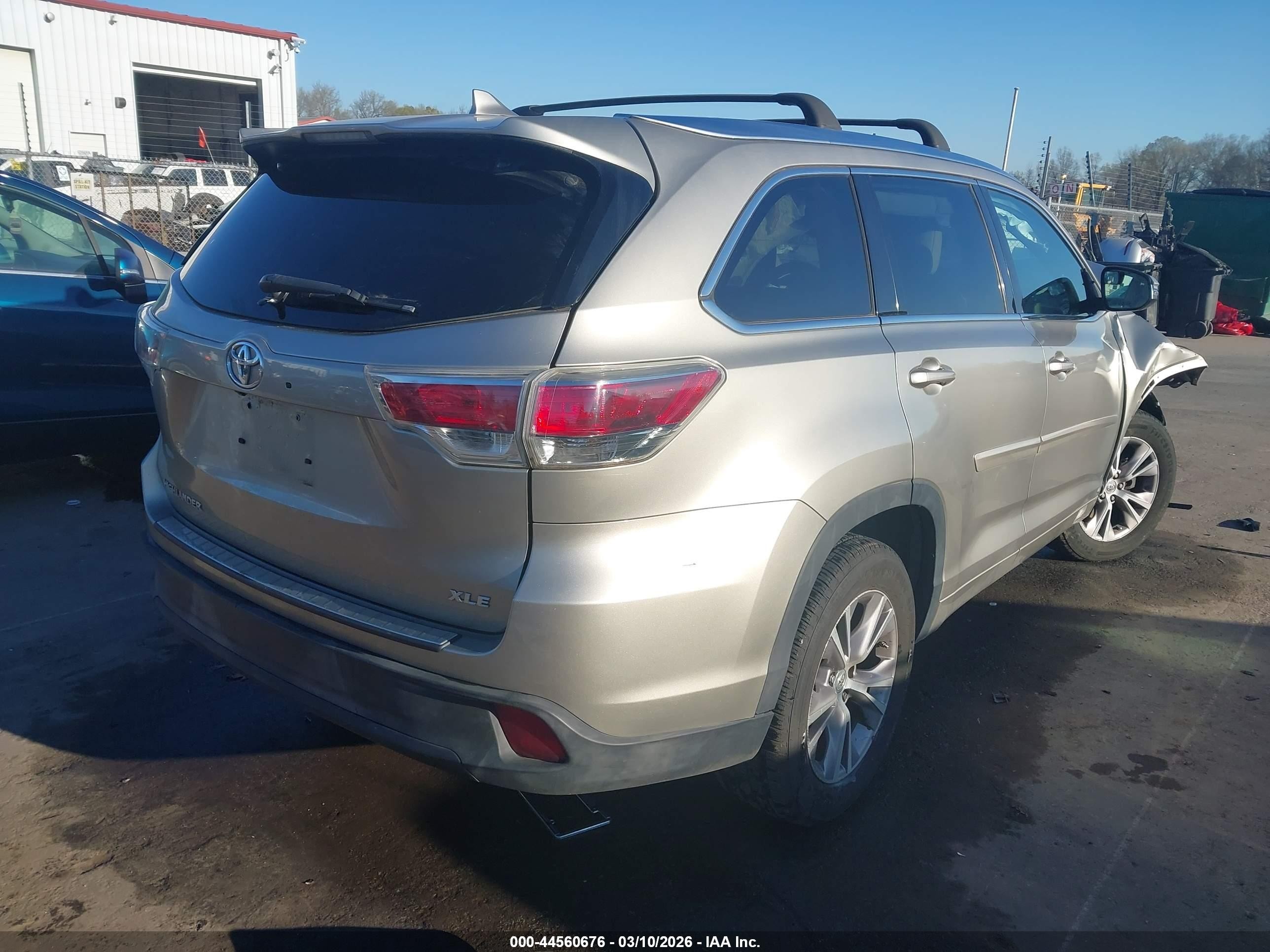 2015 Toyota Highlander Xle V6 Коричневый vin: 5TDKKRFHXFS104795