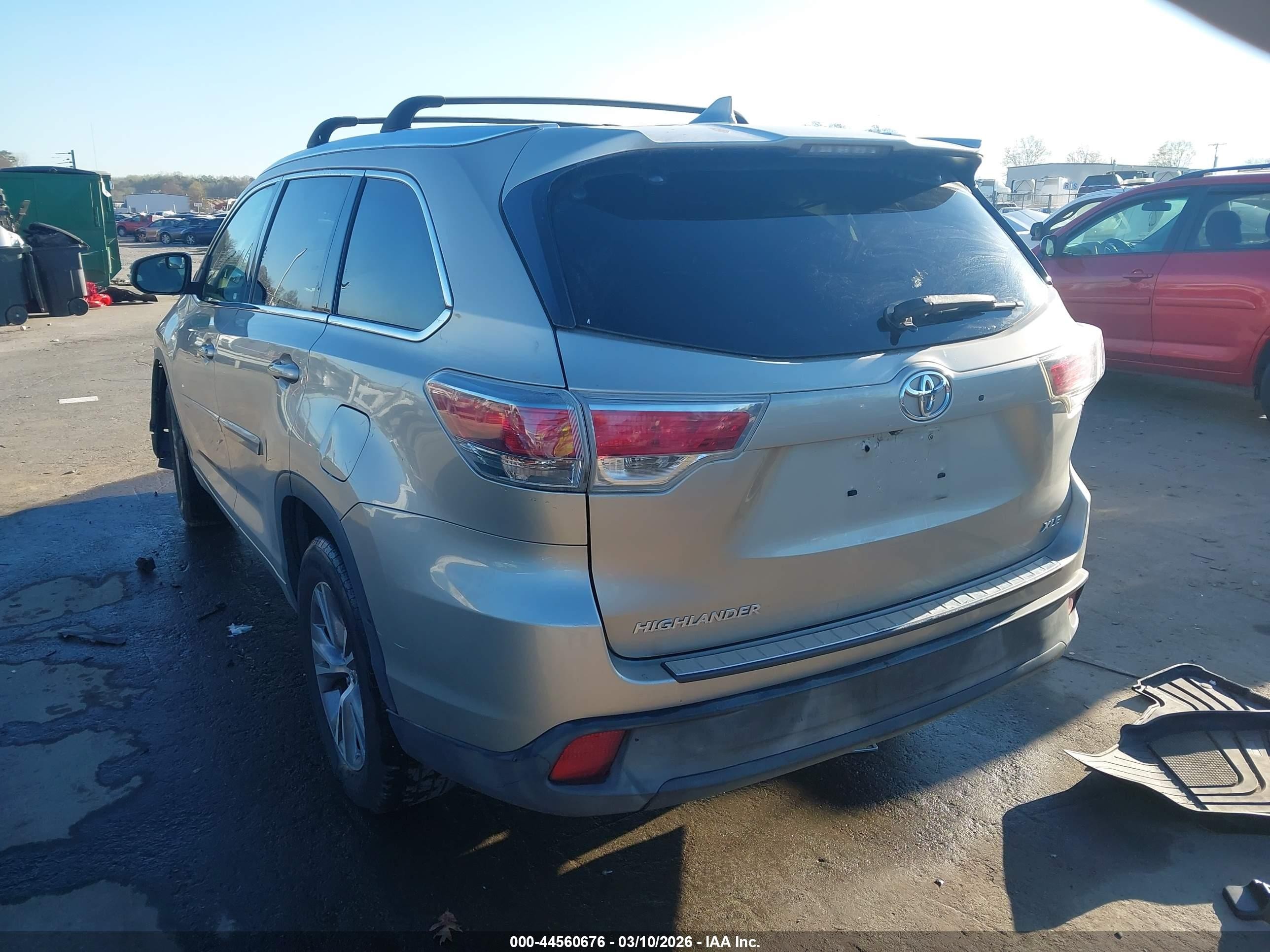 2015 Toyota Highlander Xle V6 Коричневый vin: 5TDKKRFHXFS104795