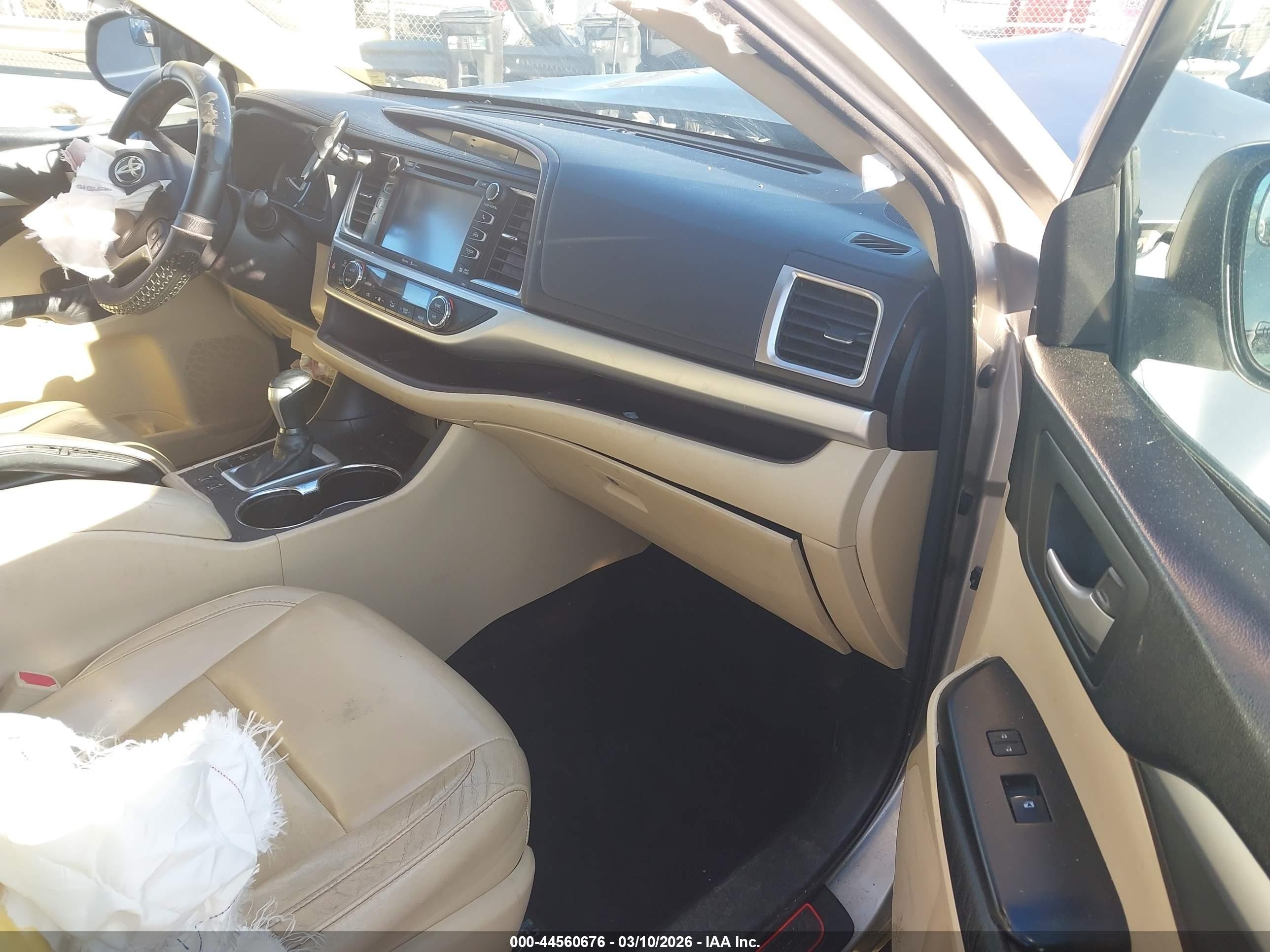 2015 Toyota Highlander Xle V6 Коричневый vin: 5TDKKRFHXFS104795