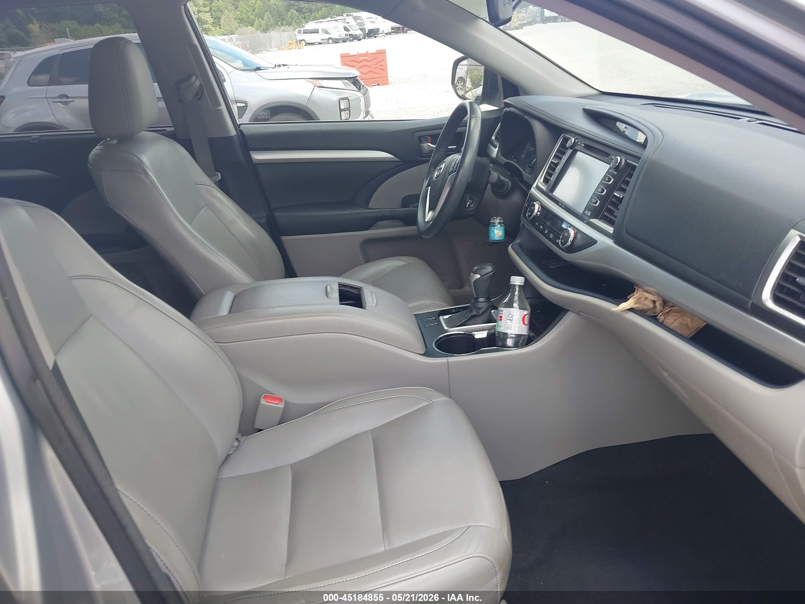 2015 Toyota Highlander Xle V6 Серый vin: 5TDKKRFHXFS115943