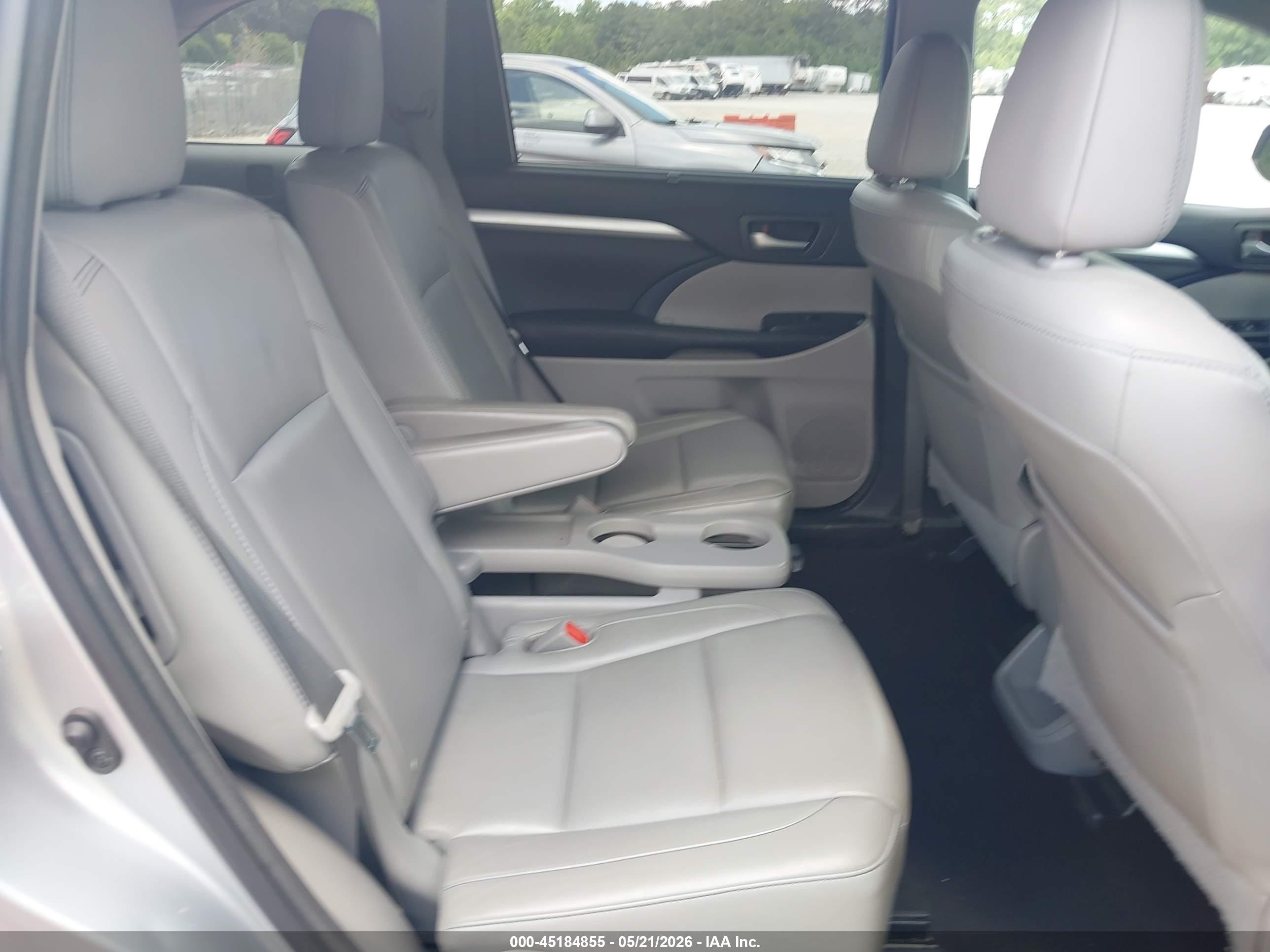 2015 Toyota Highlander Xle V6 Серый vin: 5TDKKRFHXFS115943