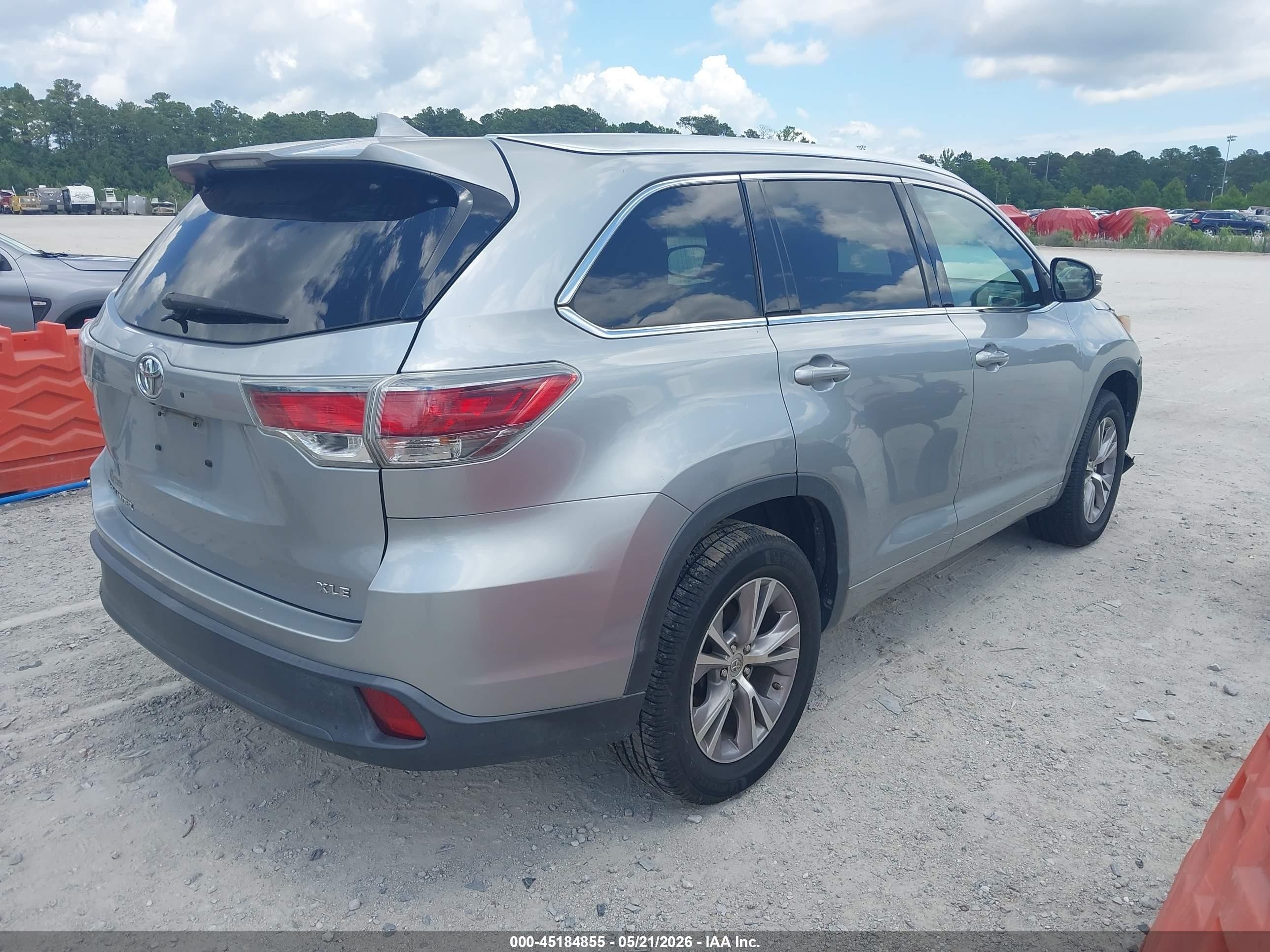 2015 Toyota Highlander Xle V6 Серый vin: 5TDKKRFHXFS115943