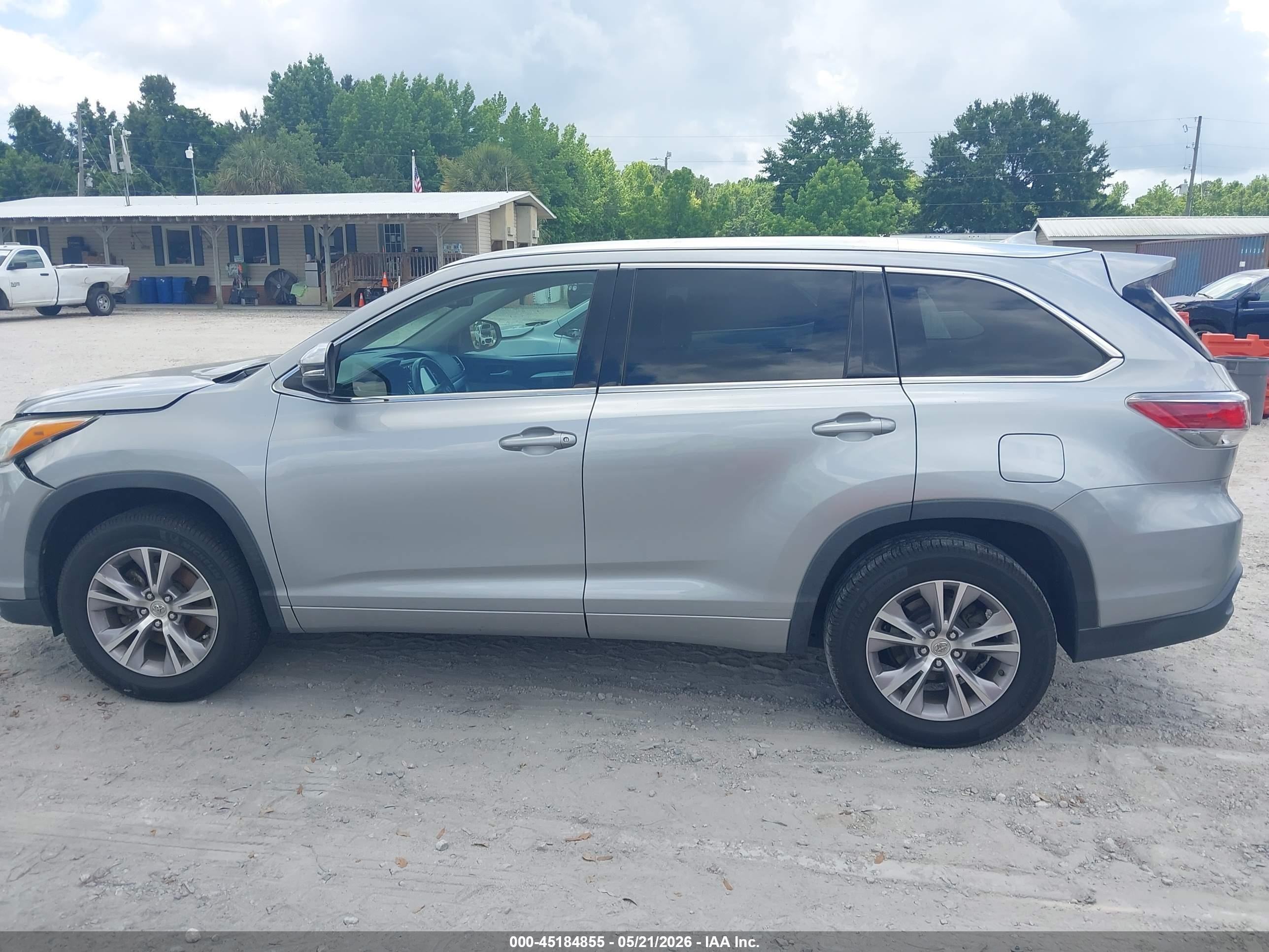 2015 Toyota Highlander Xle V6 Серый vin: 5TDKKRFHXFS115943
