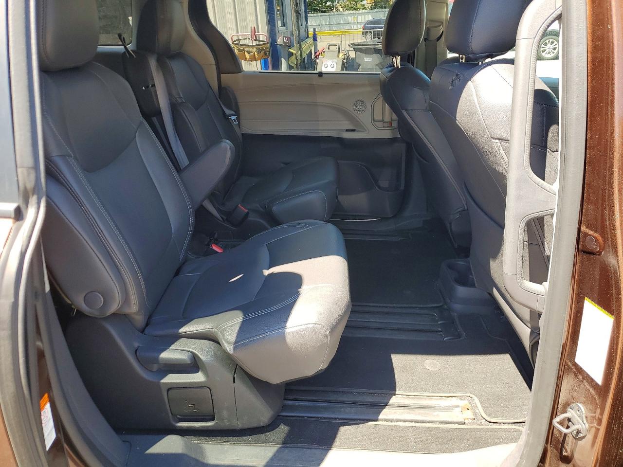 2023 Toyota Sienna Le Коричневый vin: 5TDKRKEC2PS145836