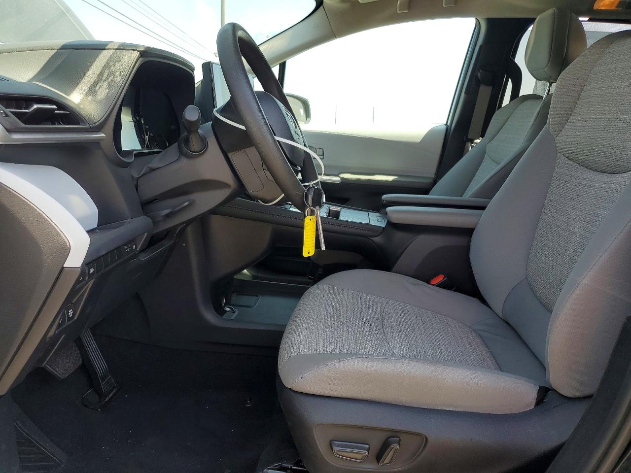 2025 Toyota Sienna Le Черный vin: 5TDKRKEC2SS240227
