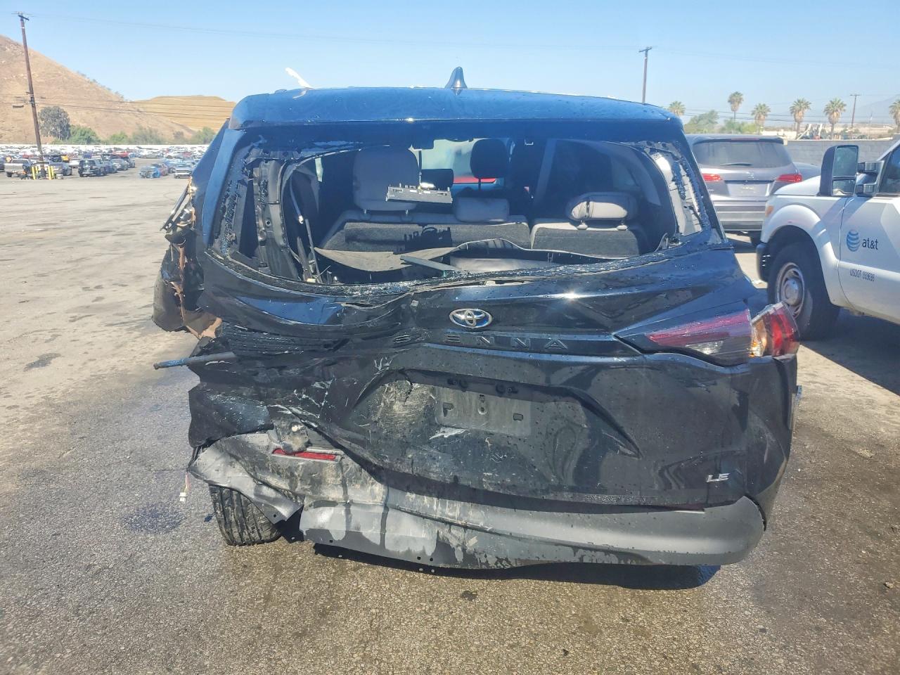 2025 Toyota Sienna Le Черный vin: 5TDKRKEC2SS240227