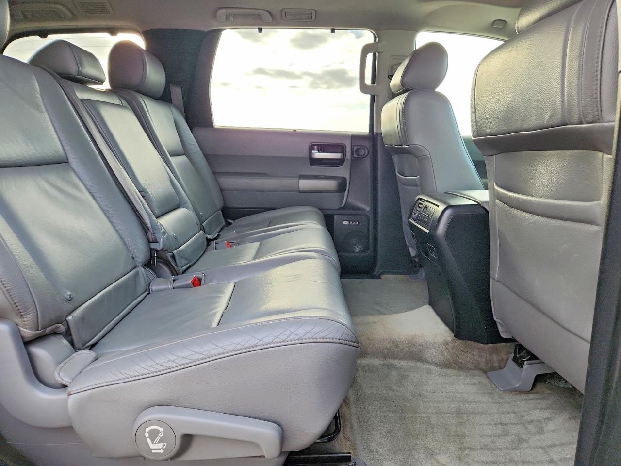 2010 Toyota Sequoia Limited Blue vin: 5TDKY5G11AS024058