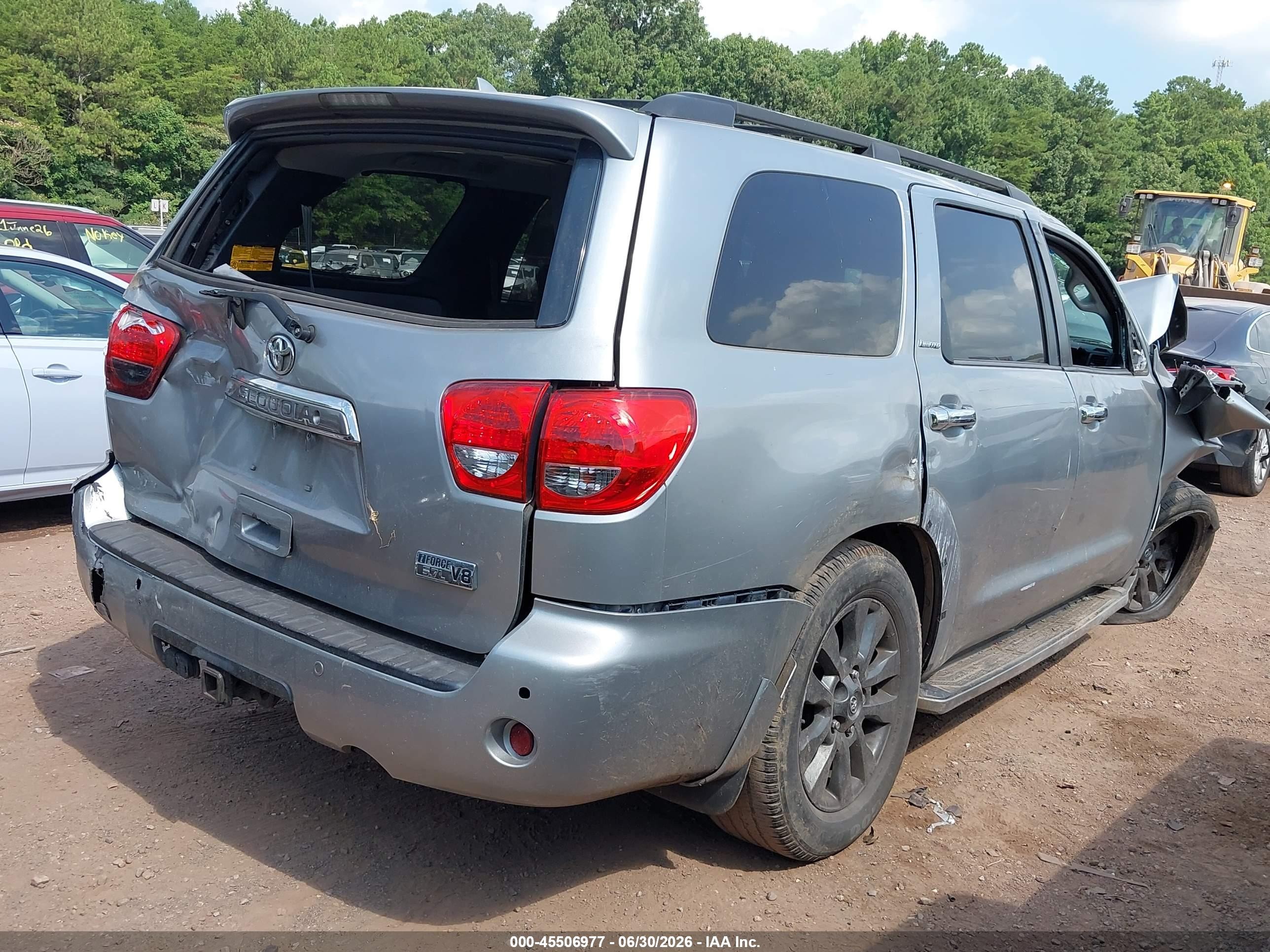 2014 Toyota Sequoia Limited/limited 5.7l V8 Серебряный vin: 5TDKY5G12ES050805