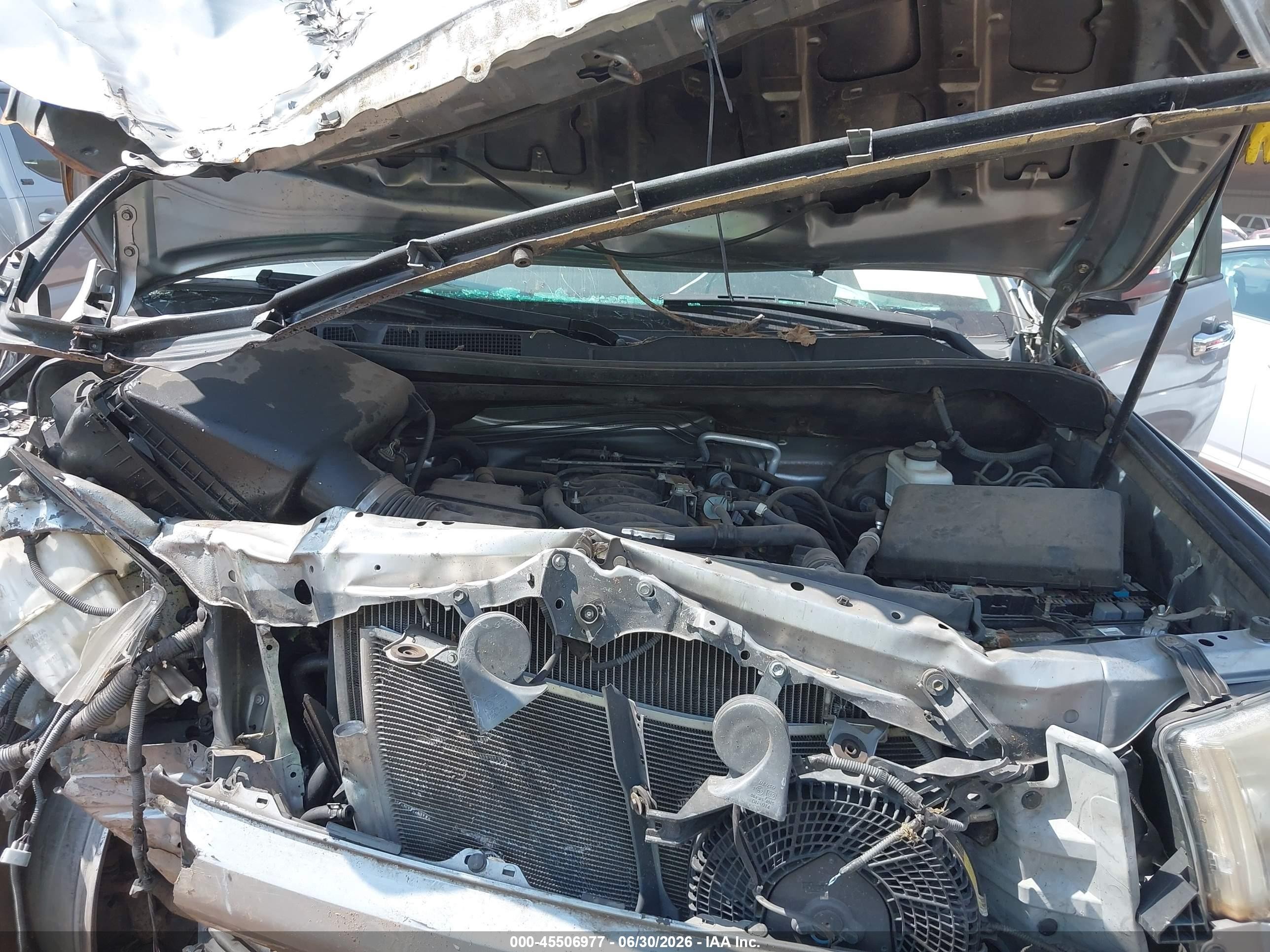 2014 Toyota Sequoia Limited/limited 5.7l V8 Серебряный vin: 5TDKY5G12ES050805