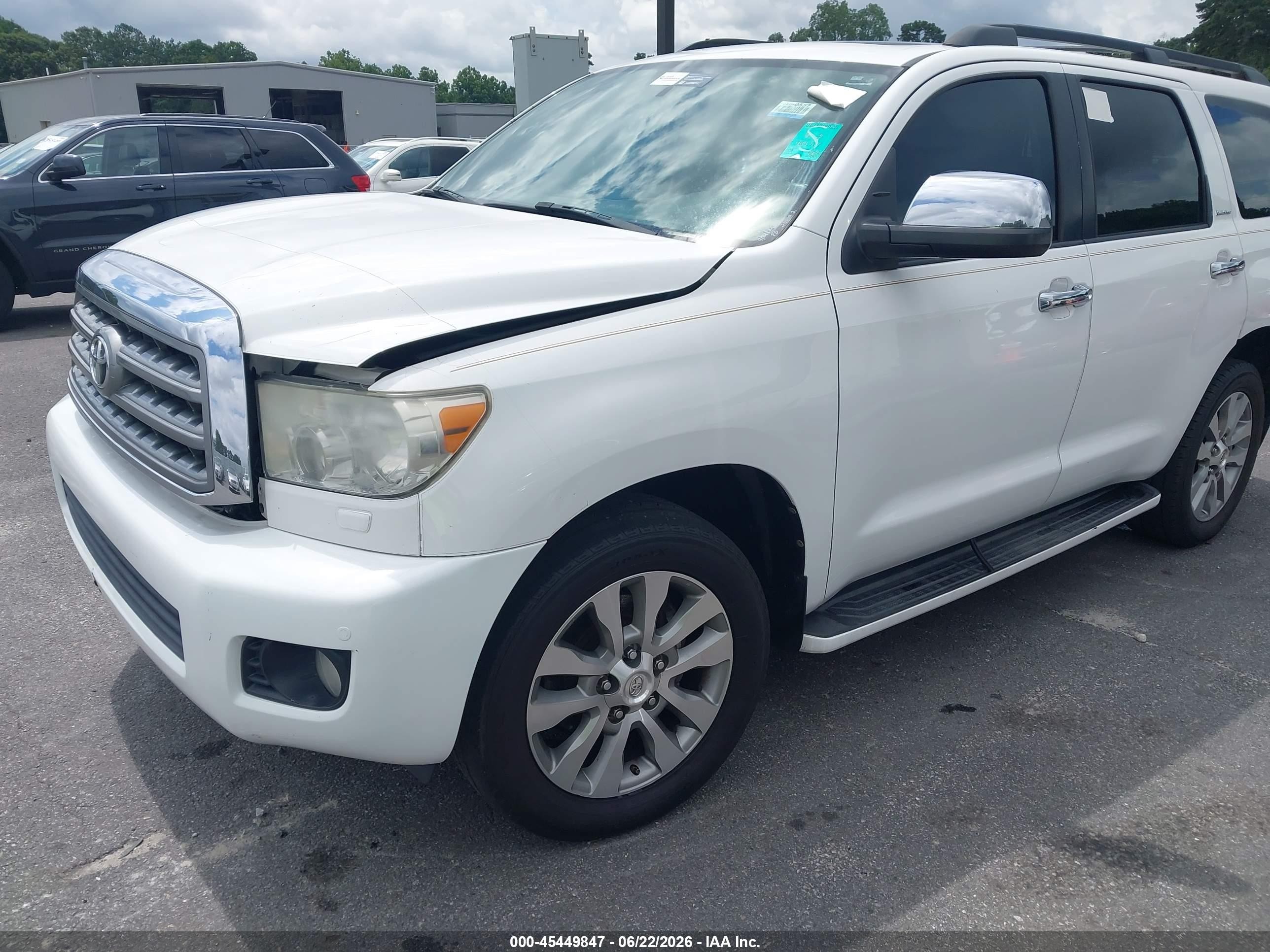 2015 Toyota Sequoia Limited 5.7l V8 White vin: 5TDKY5G12FS059666