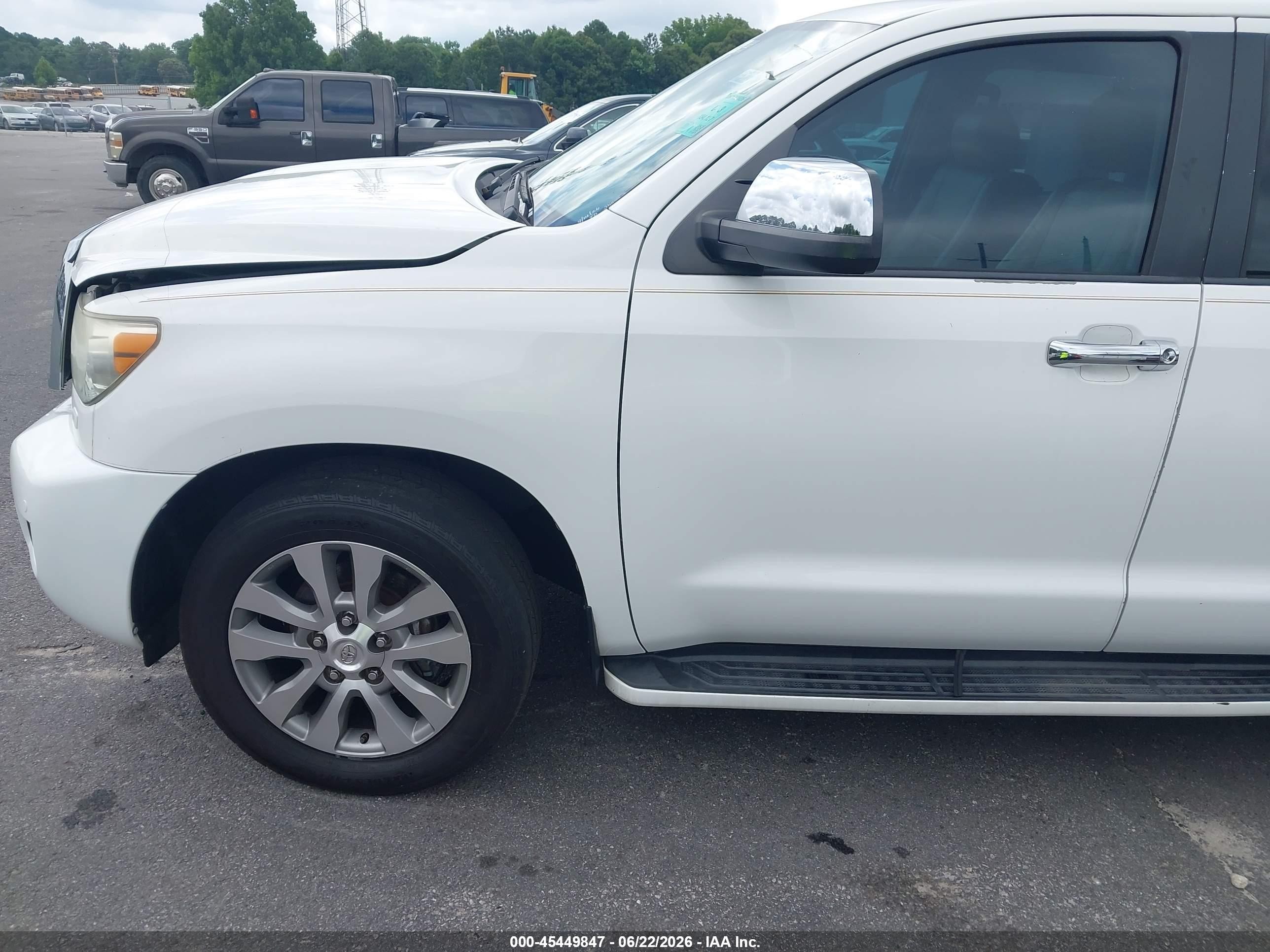 2015 Toyota Sequoia Limited 5.7l V8 White vin: 5TDKY5G12FS059666