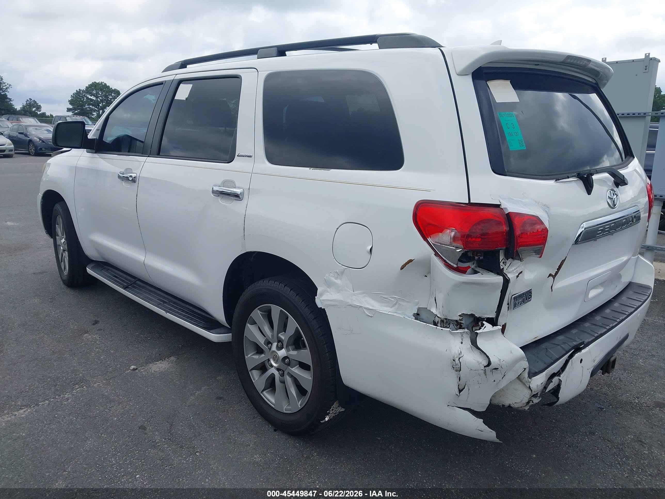 2015 Toyota Sequoia Limited 5.7l V8 White vin: 5TDKY5G12FS059666