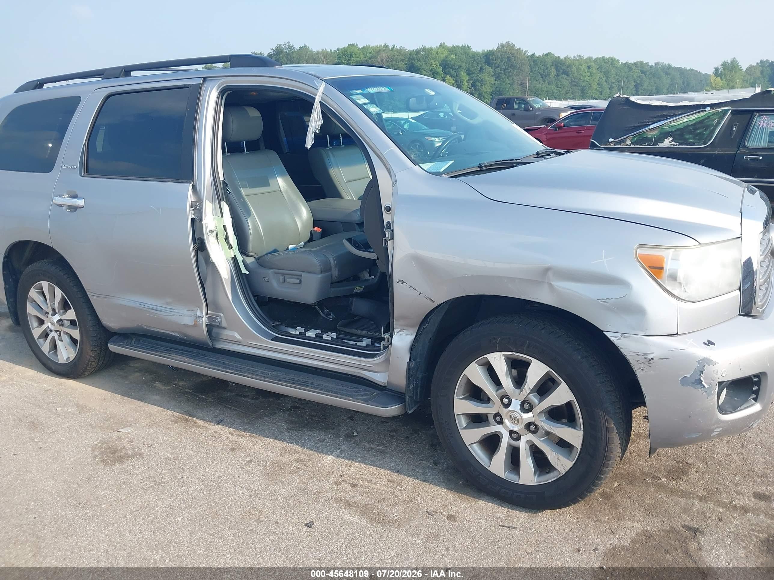 2014 Toyota Sequoia Limited 5.7l V8 Silver vin: 5TDKY5G15ES052015
