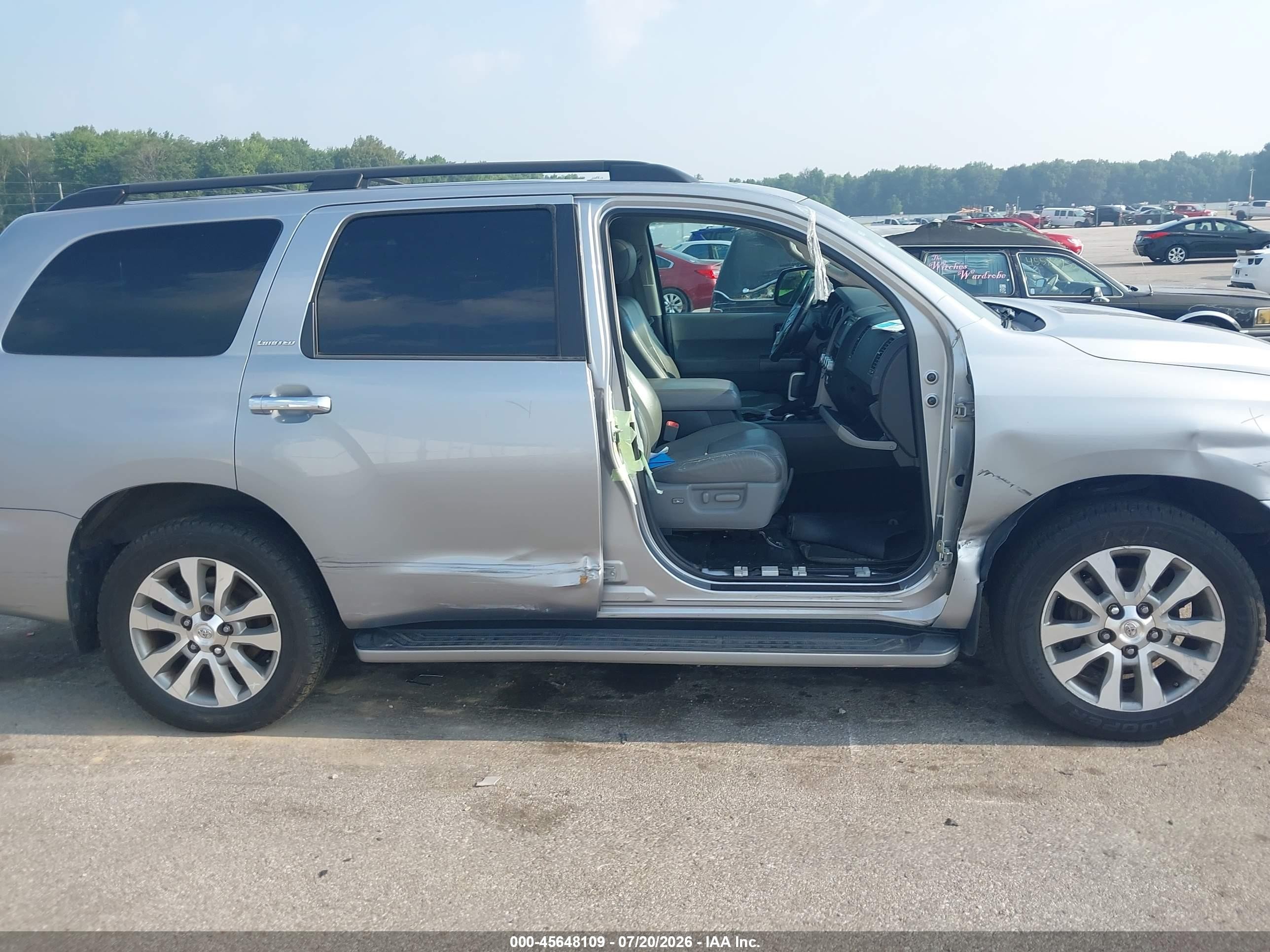 2014 Toyota Sequoia Limited 5.7l V8 Silver vin: 5TDKY5G15ES052015