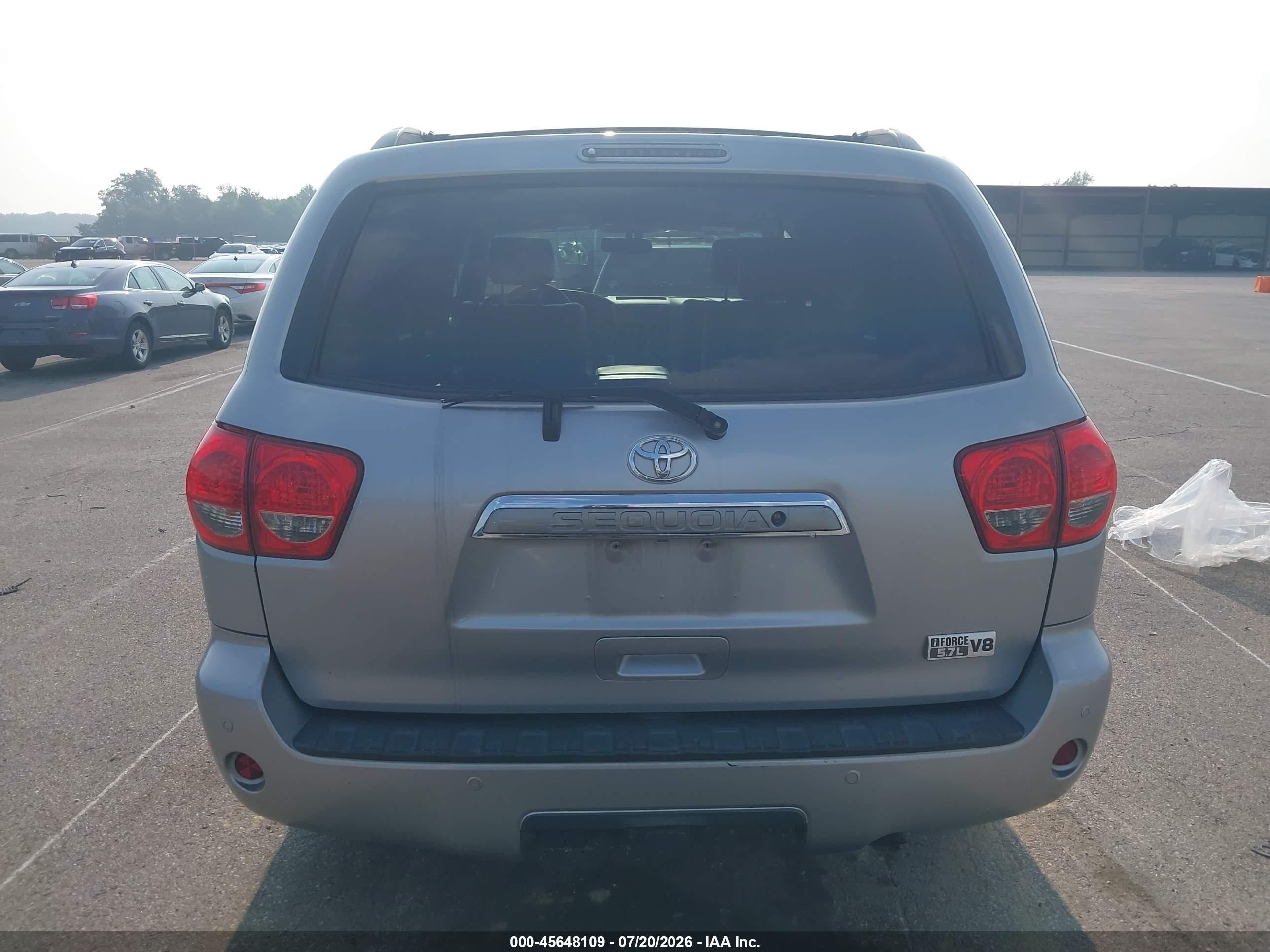 2014 Toyota Sequoia Limited 5.7l V8 Silver vin: 5TDKY5G15ES052015