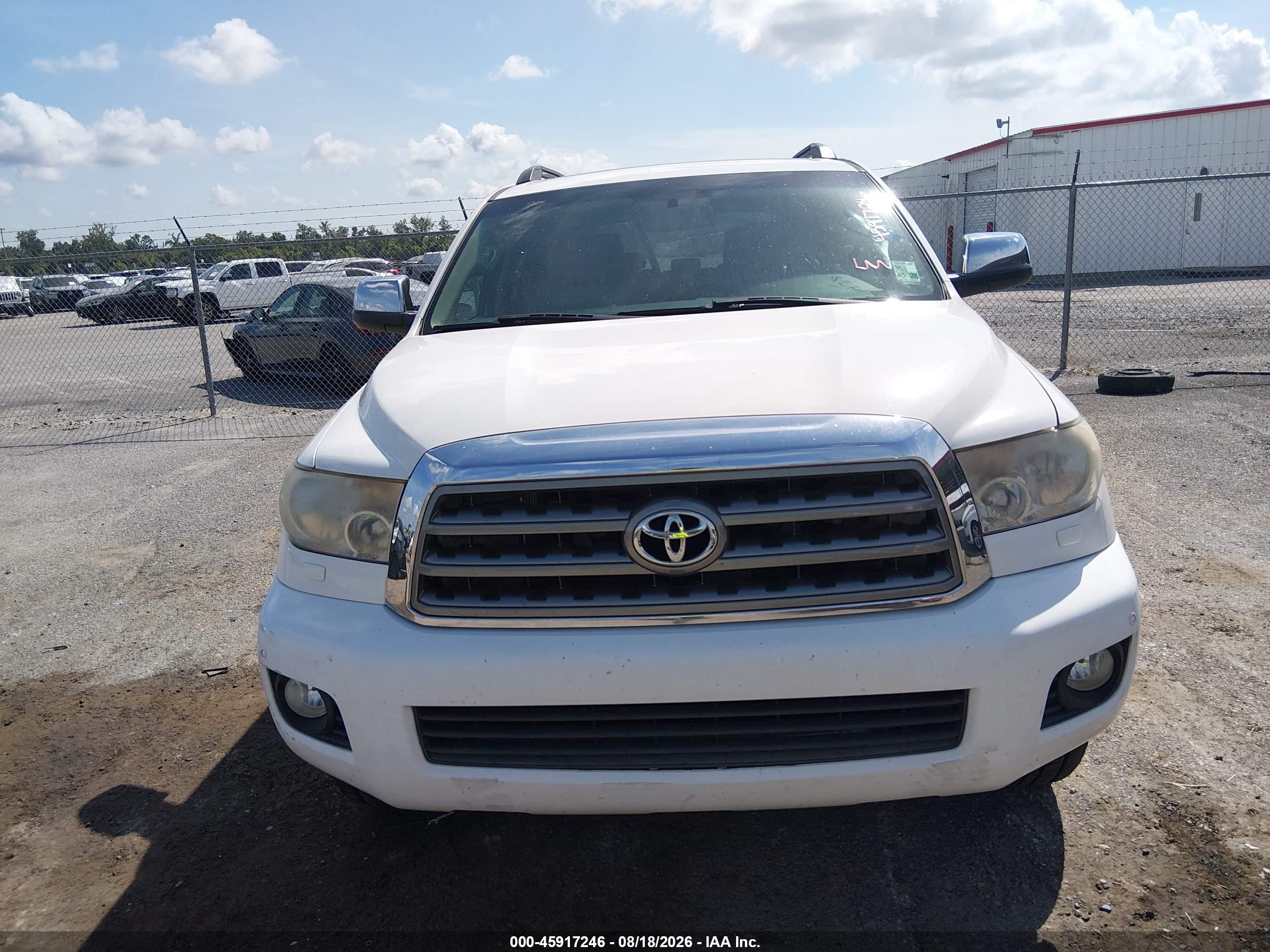 2014 Toyota Sequoia Limited 5.7l V8 White vin: 5TDKY5G15ES054301