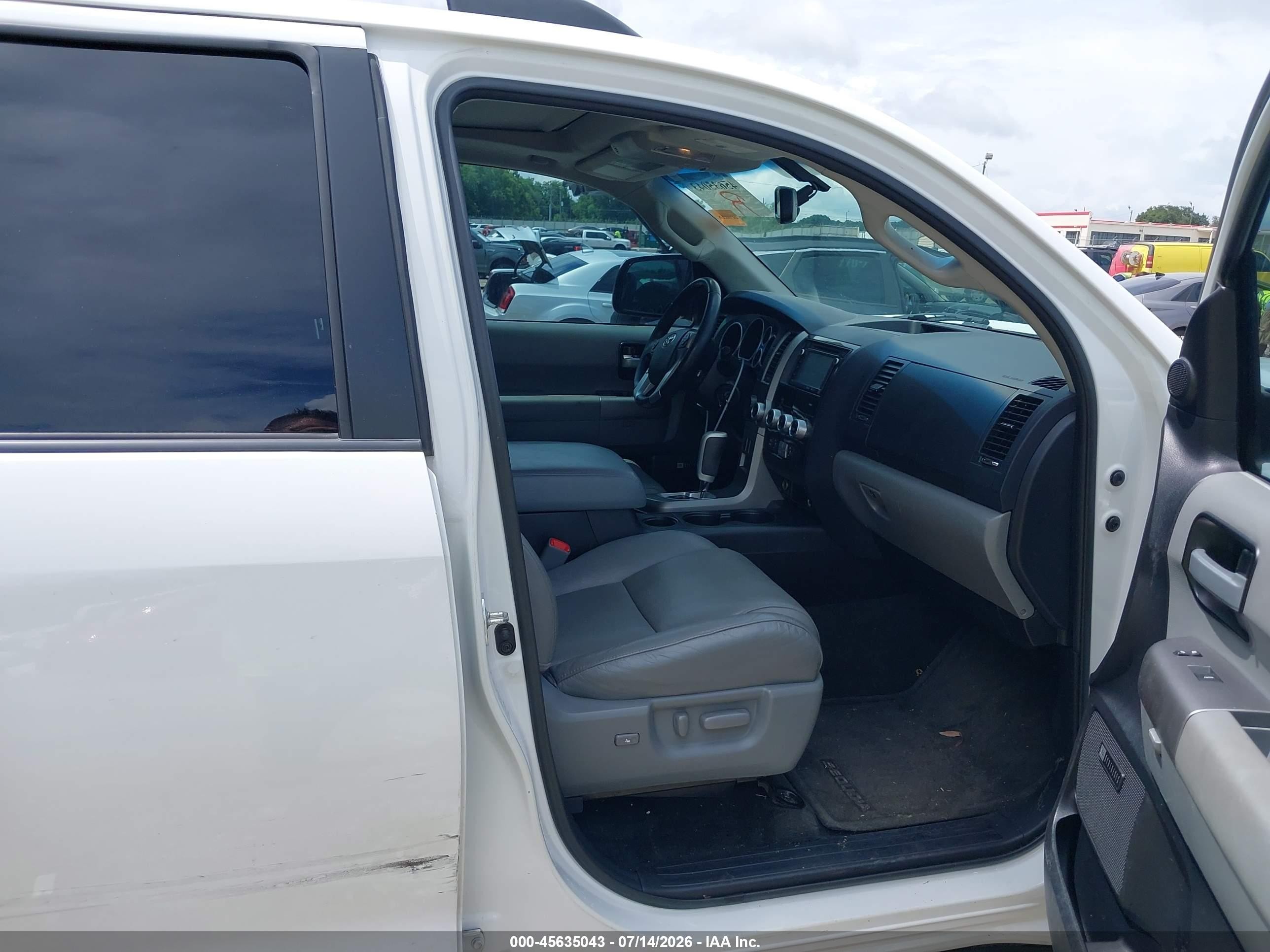 2014 Toyota Sequoia Limited/limited 5.7l V8 White vin: 5TDKY5G15ES054346