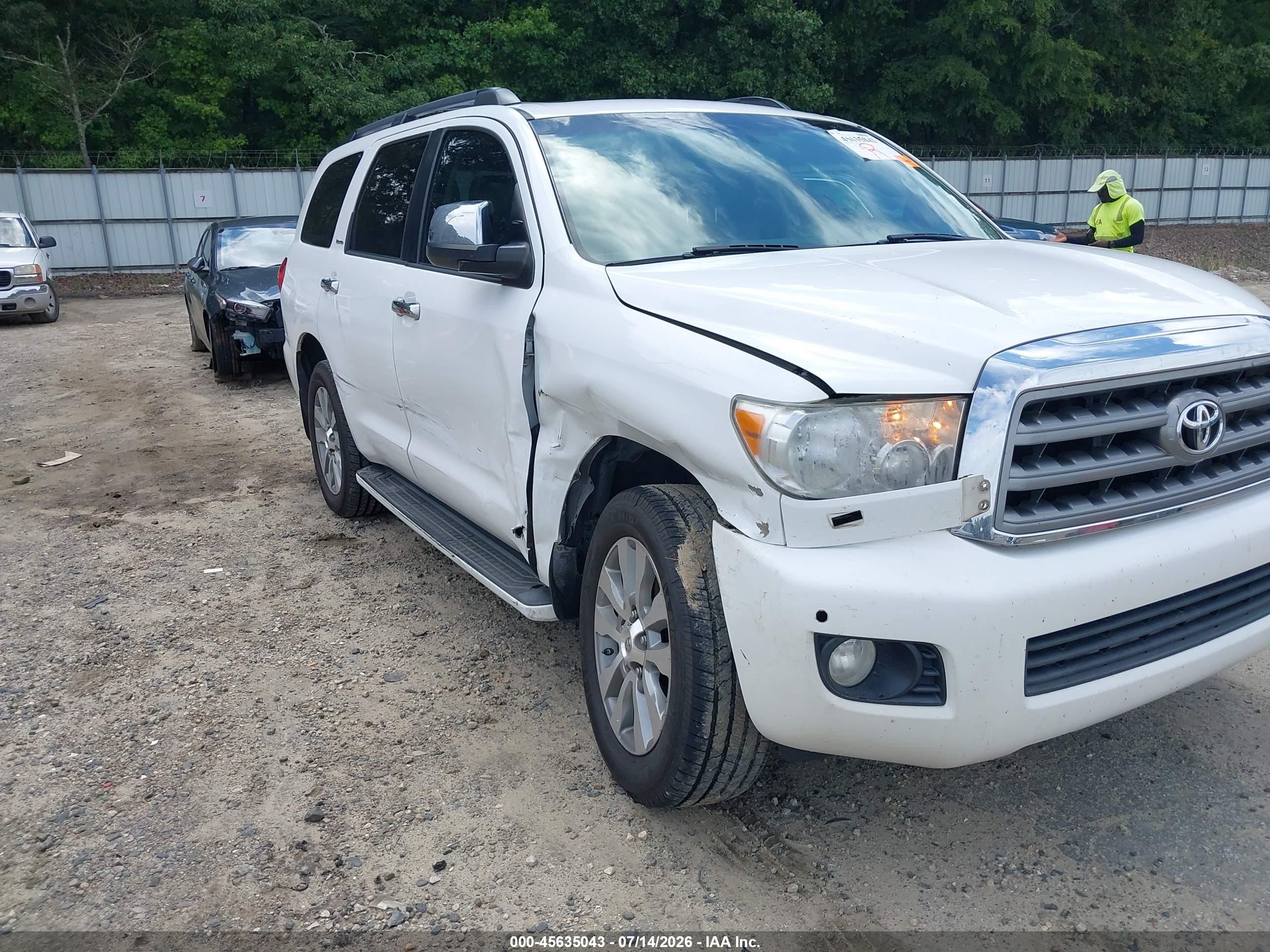 2014 Toyota Sequoia Limited/limited 5.7l V8 White vin: 5TDKY5G15ES054346