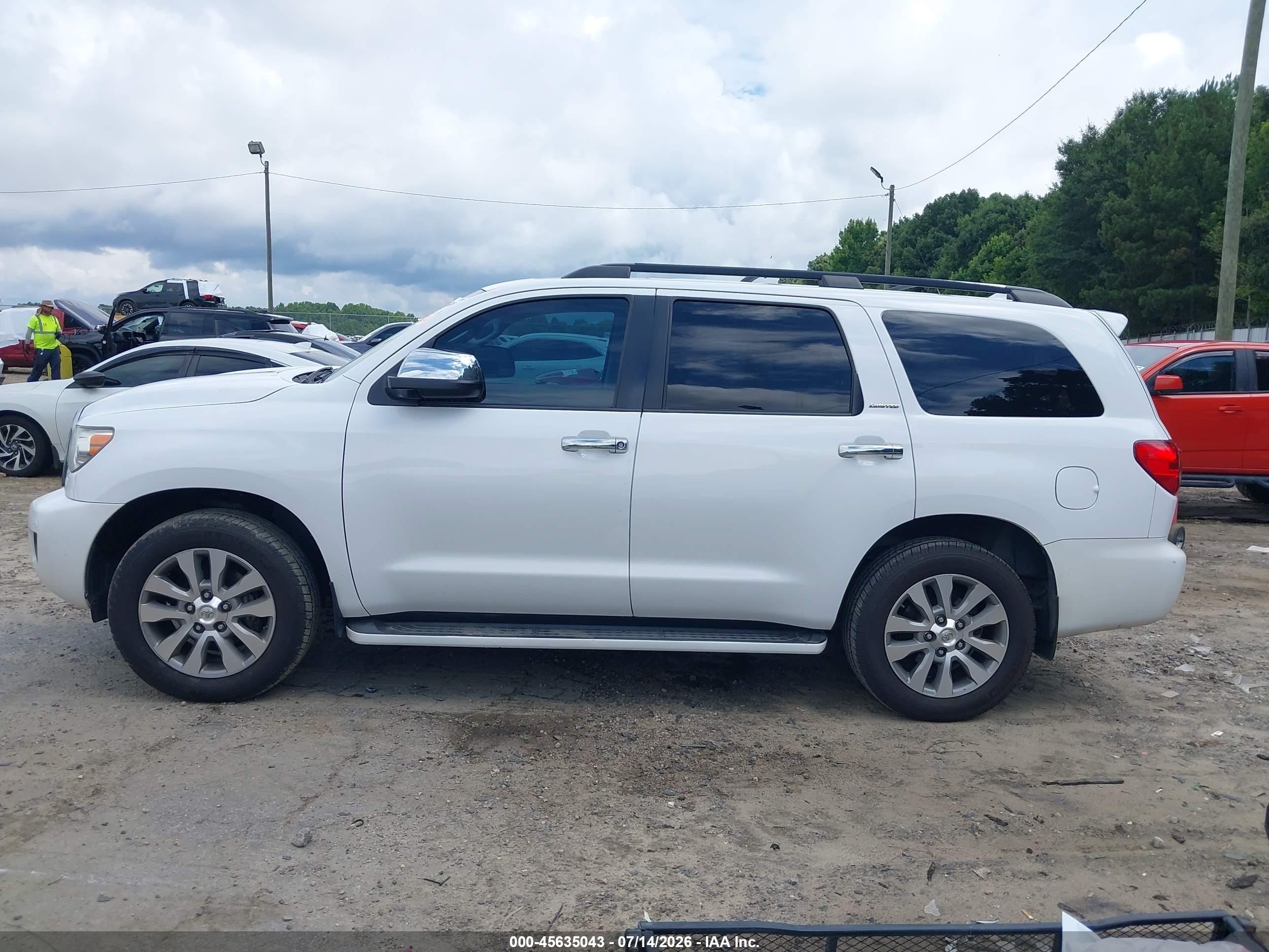2014 Toyota Sequoia Limited/limited 5.7l V8 White vin: 5TDKY5G15ES054346