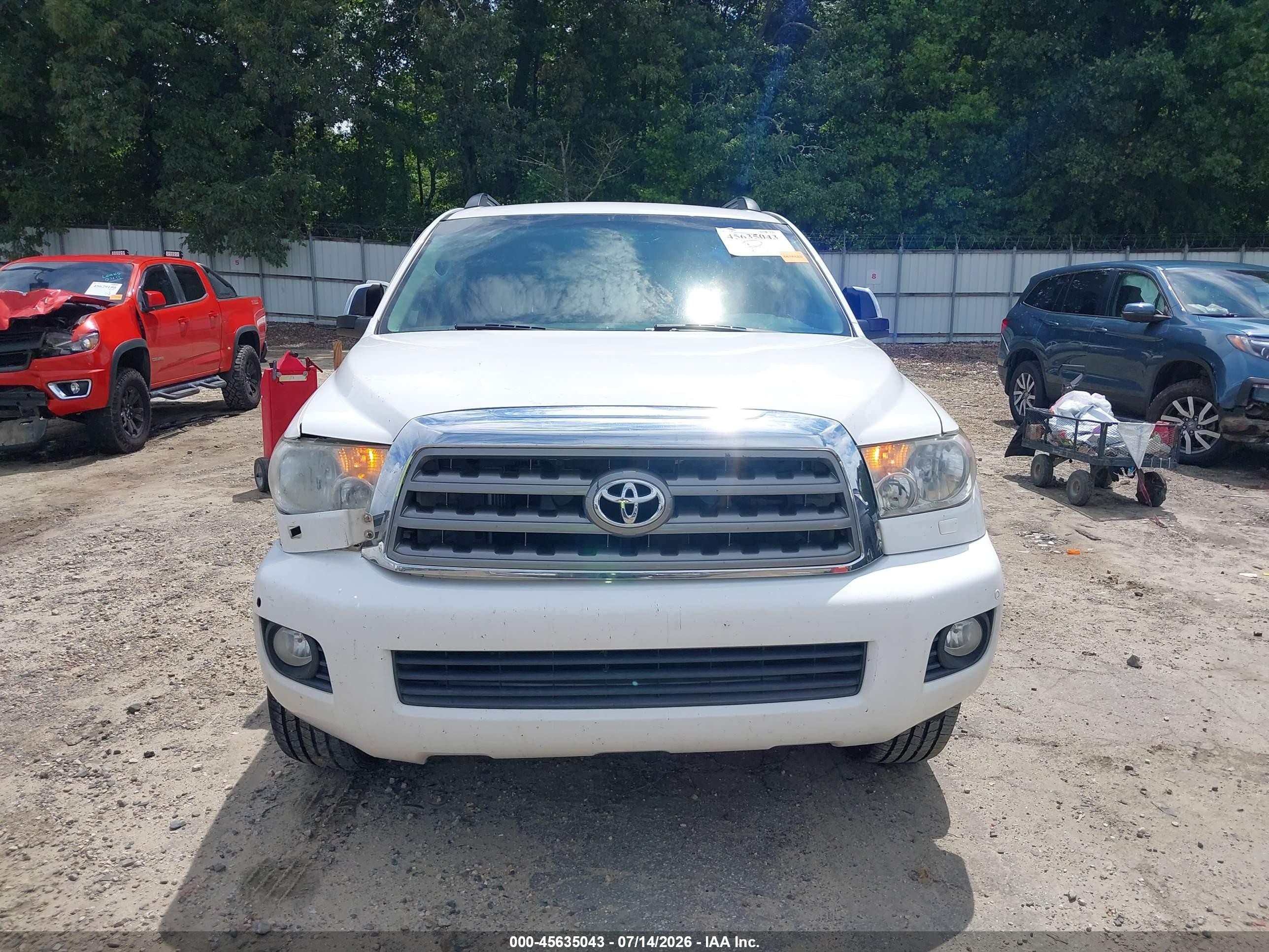 2014 Toyota Sequoia Limited/limited 5.7l V8 White vin: 5TDKY5G15ES054346