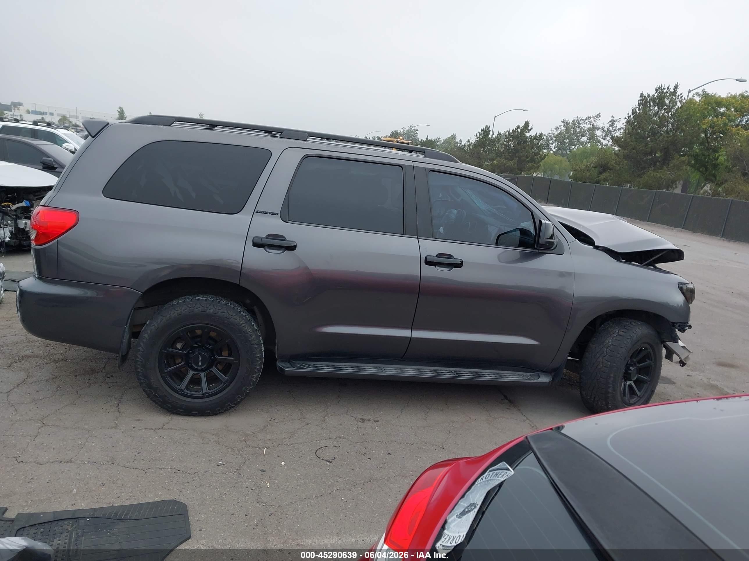 2014 Toyota Sequoia Limited 5.7l V8 Gray vin: 5TDKY5G16ES050340