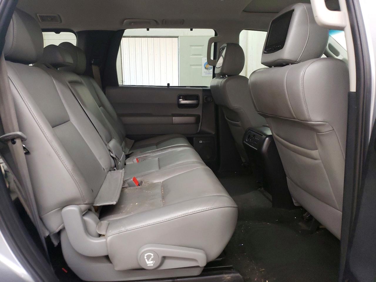 2015 Toyota Sequoia Limited Silver vin: 5TDKY5G18FS055931