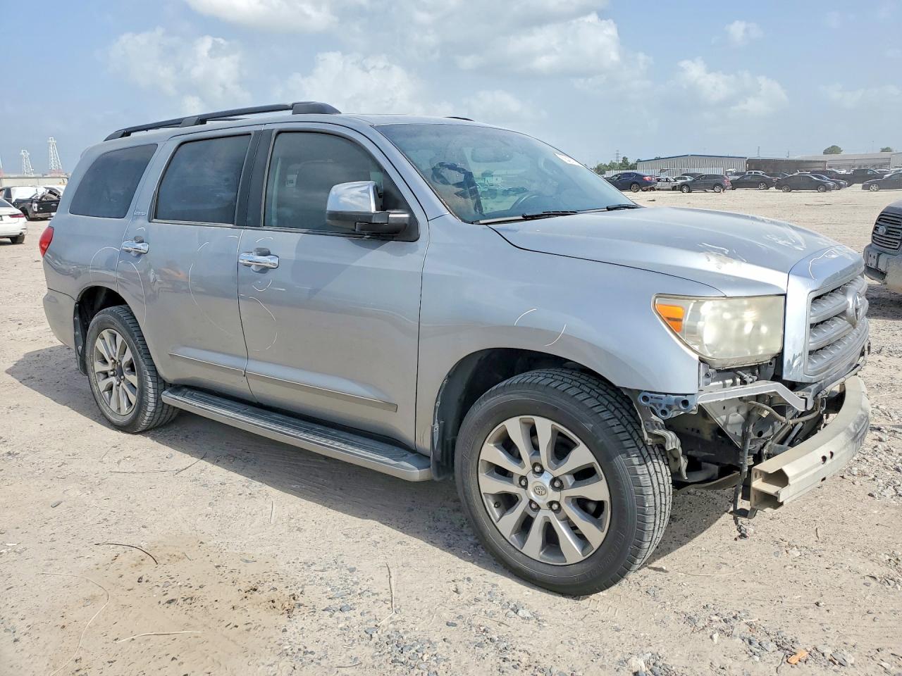 2013 Toyota Sequoia Limited Серебряный vin: 5TDKY5G1XDS048105