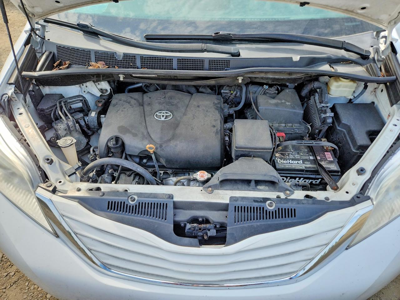2017 Toyota Sienna Le White vin: 5TDKZ3DC1HS867971