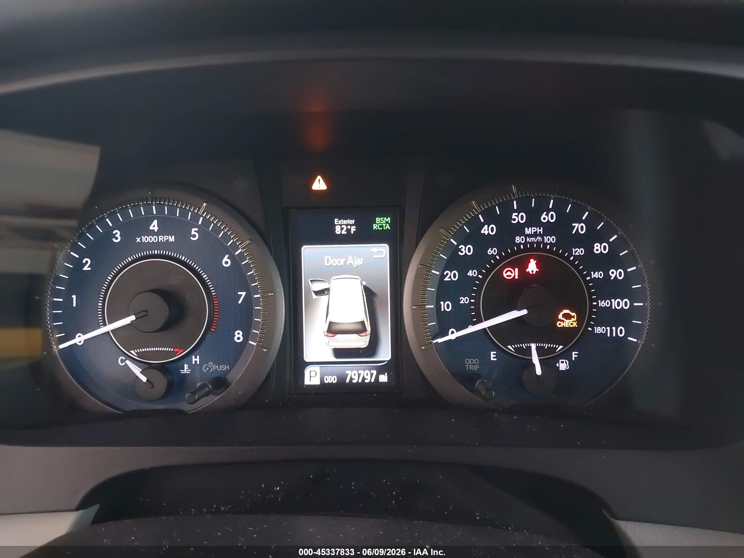 2019 Toyota Sienna Le 8 Passenger Red vin: 5TDKZ3DC6KS973064