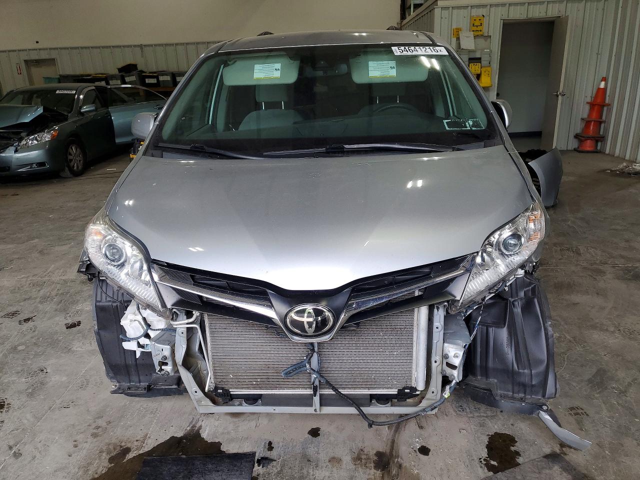 2020 Toyota Sienna Le,ce Серебряный vin: 5TDKZ3DC6LS052755