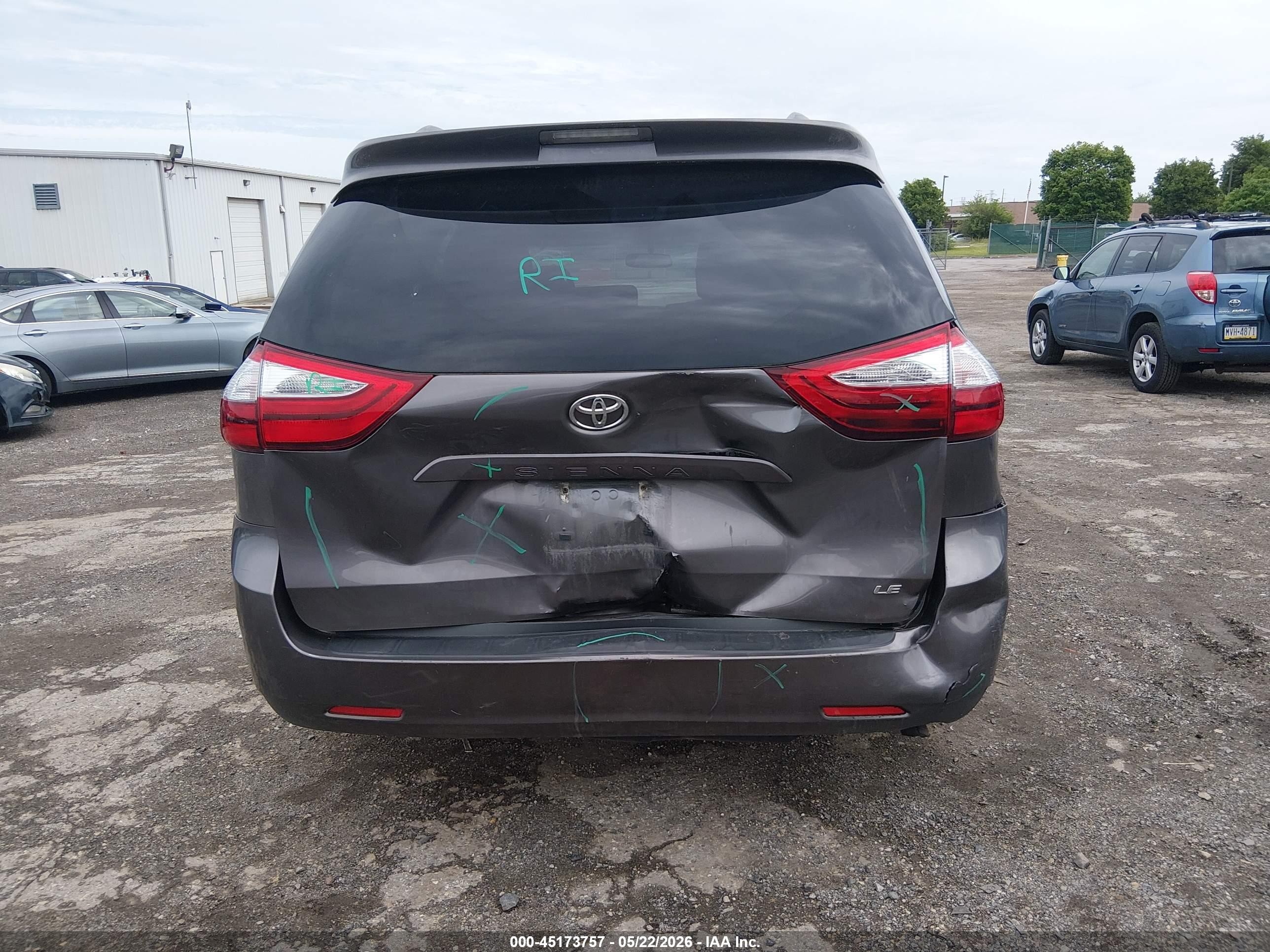2017 Toyota Sienna Le 8 Passenger Gray vin: 5TDKZ3DC7HS862449