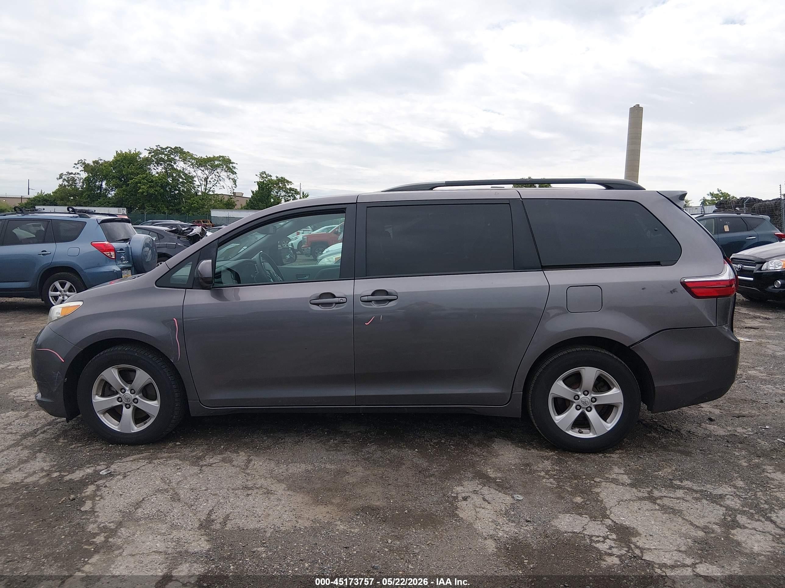 2017 Toyota Sienna Le 8 Passenger Gray vin: 5TDKZ3DC7HS862449