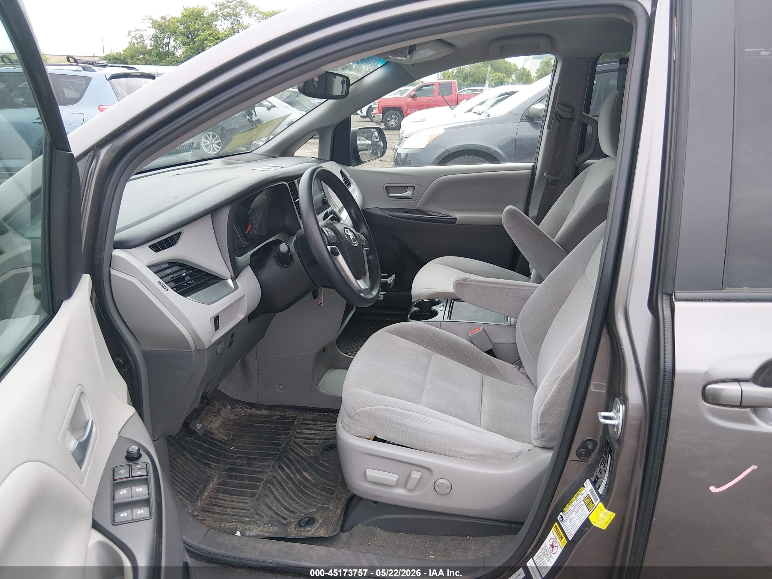 2017 Toyota Sienna Le 8 Passenger Gray vin: 5TDKZ3DC7HS862449