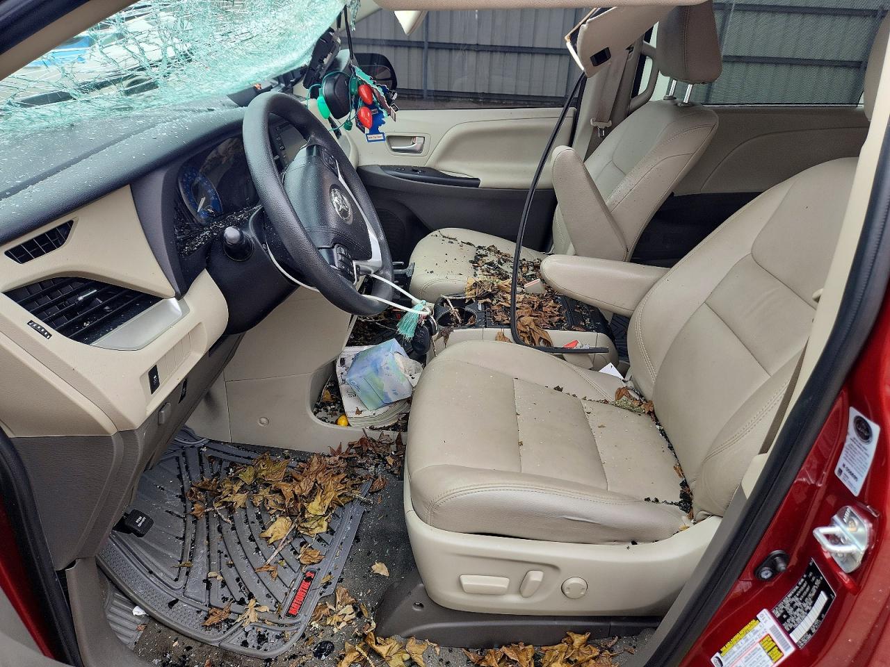 2020 Toyota Sienna Le Темно-бордовый vin: 5TDKZ3DC9LS086219