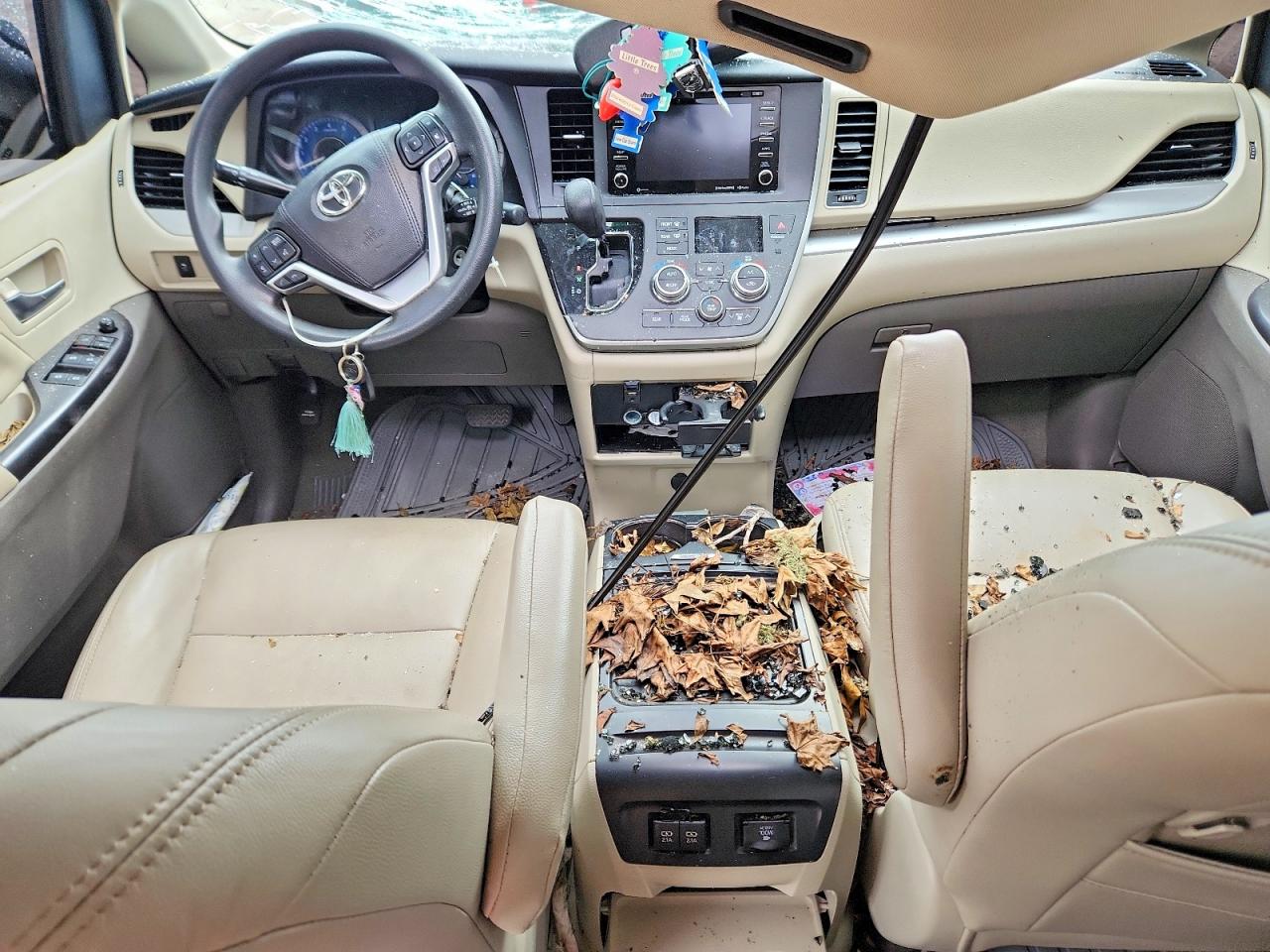 2020 Toyota Sienna Le Темно-бордовый vin: 5TDKZ3DC9LS086219