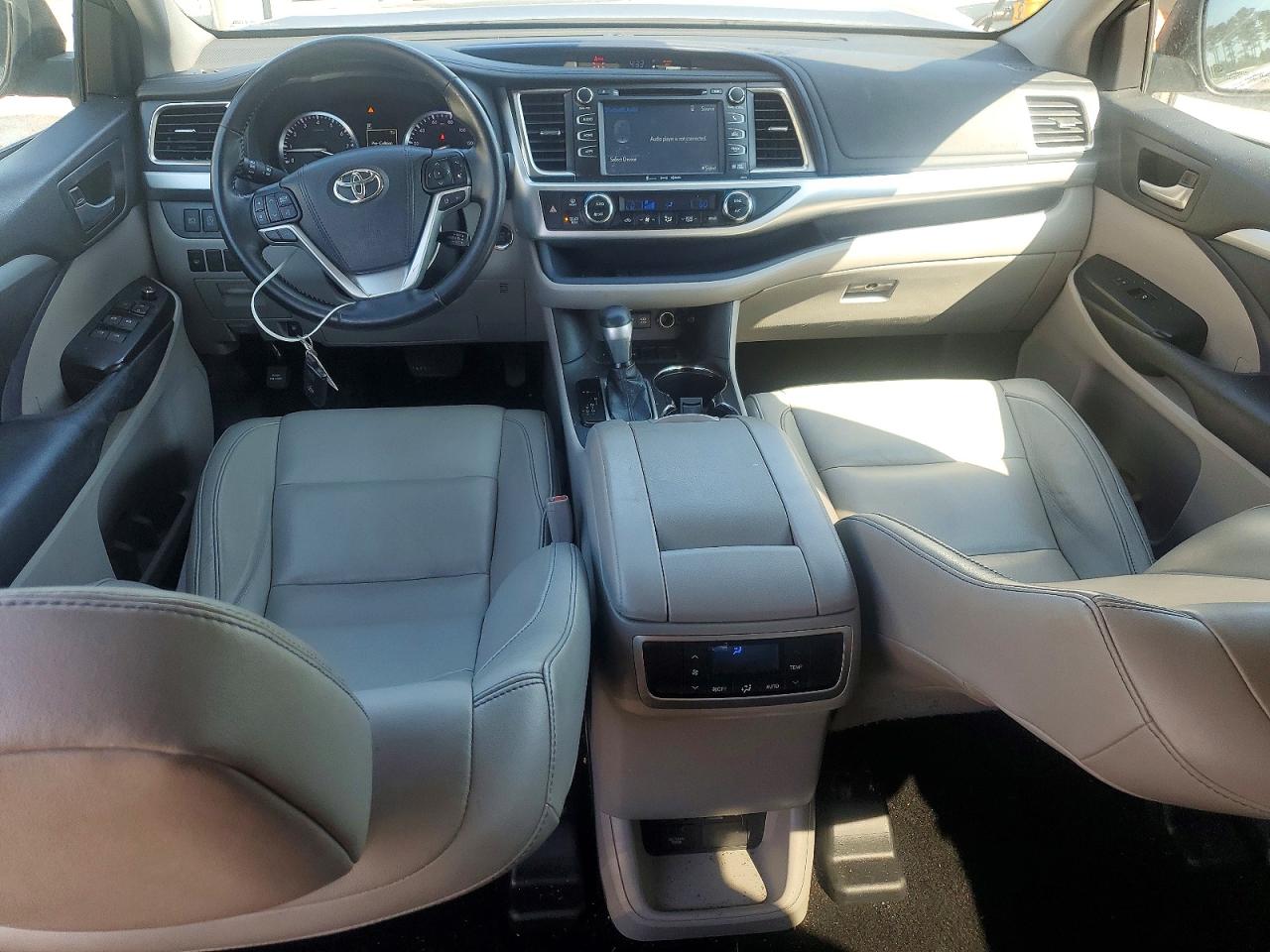 2018 Toyota Highlander Xle Gray vin: 5TDKZRFH1JS534784