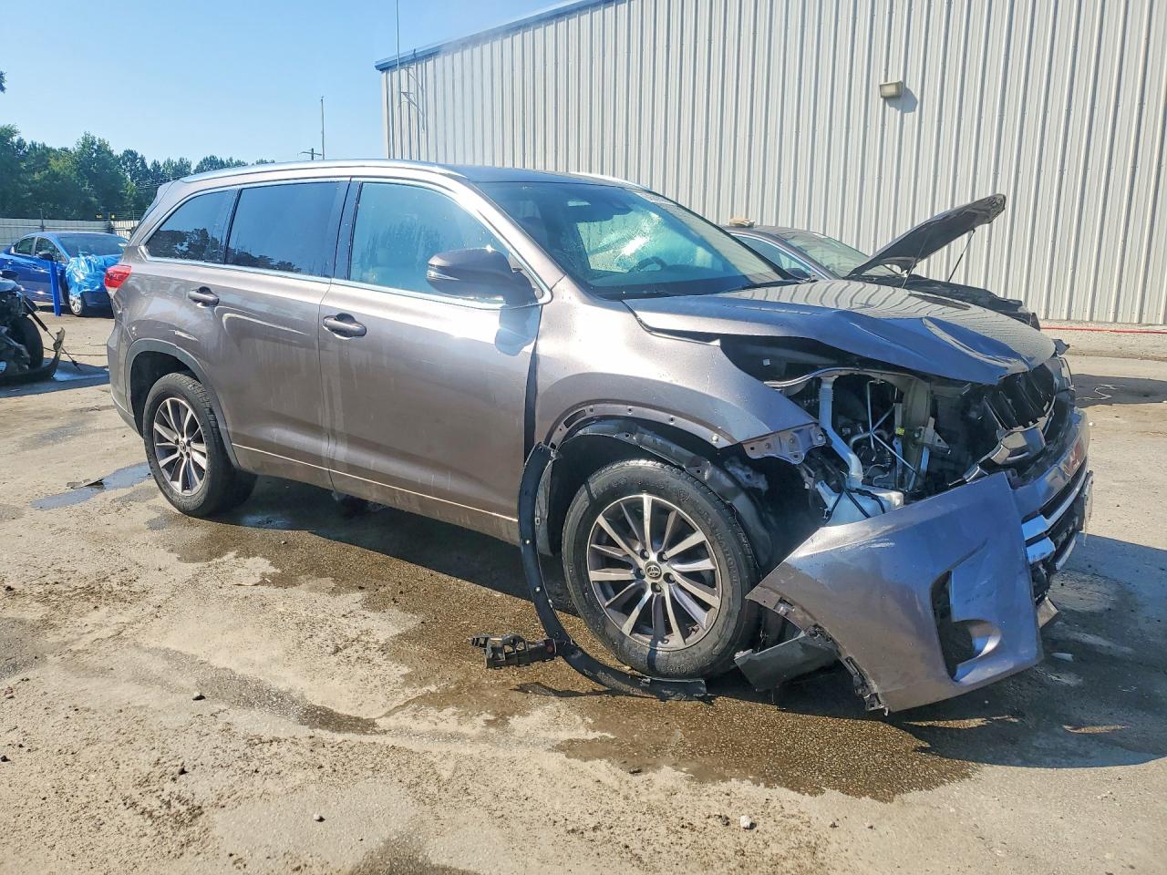 2018 Toyota Highlander Xle Gray vin: 5TDKZRFH1JS534784