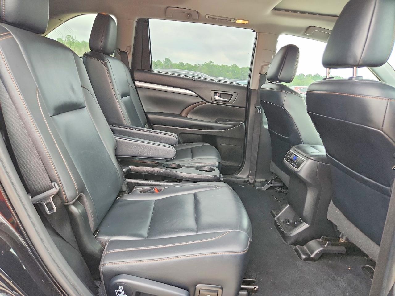 2019 Toyota Highlander Xle Black vin: 5TDKZRFH1KS561811