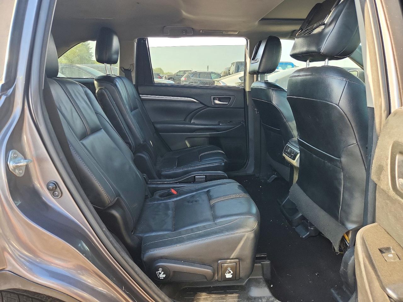 2017 Toyota Highlander Se Gray vin: 5TDKZRFH4HS520095