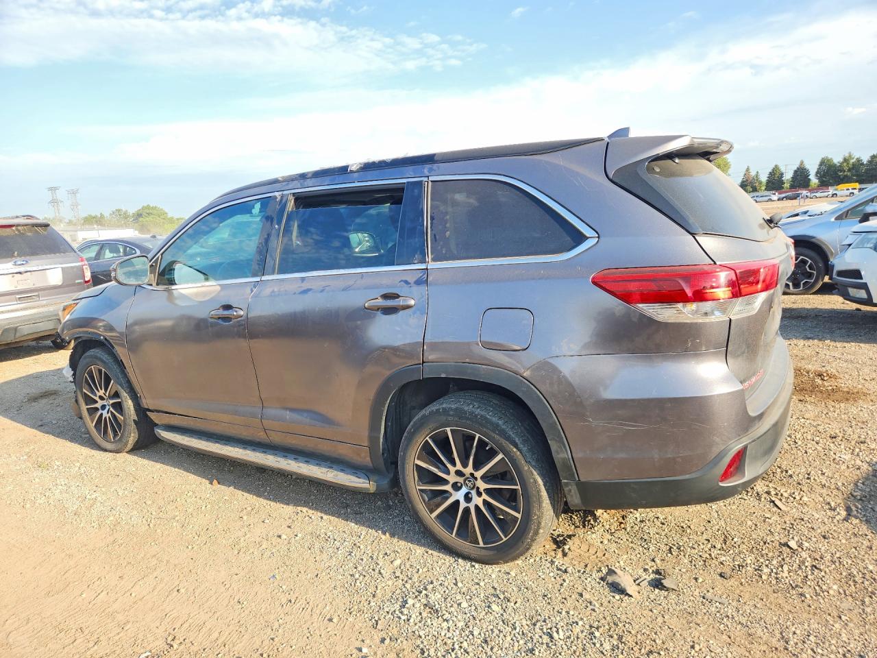 2017 Toyota Highlander Se Gray vin: 5TDKZRFH4HS520095