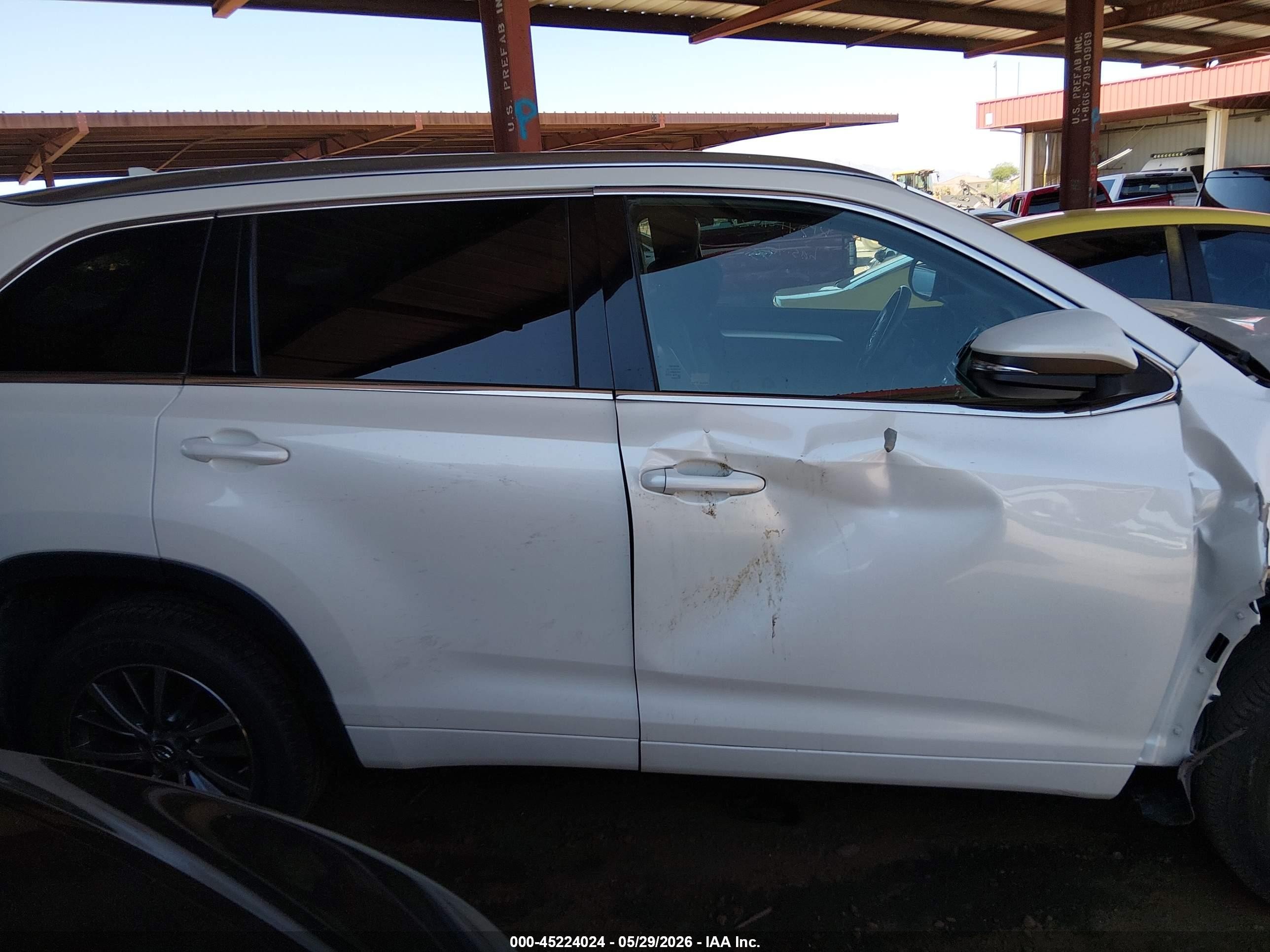 2017 Toyota Highlander Xle White vin: 5TDKZRFH4HS525992