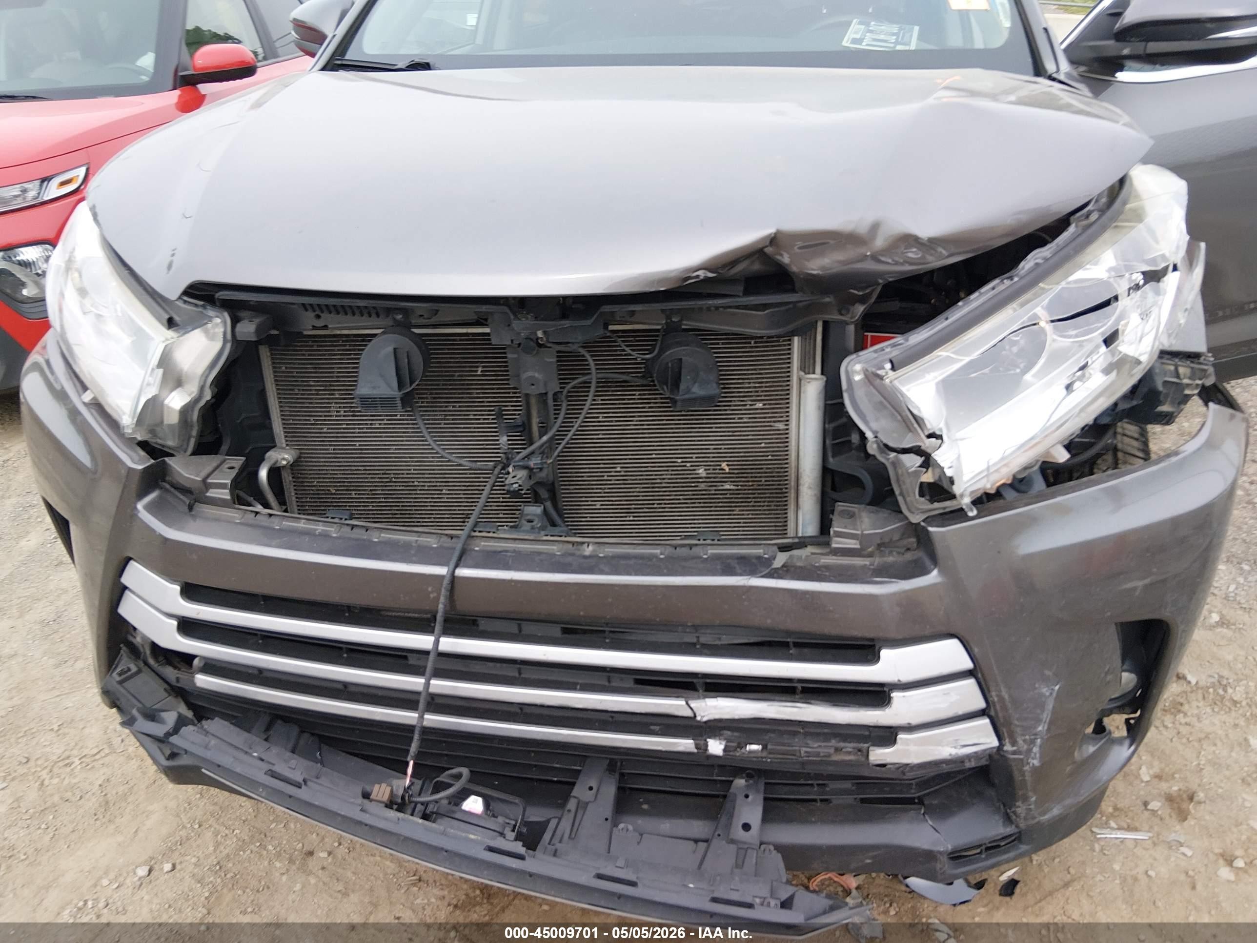 2019 Toyota Highlander Xle Серый vin: 5TDKZRFH7KS553096