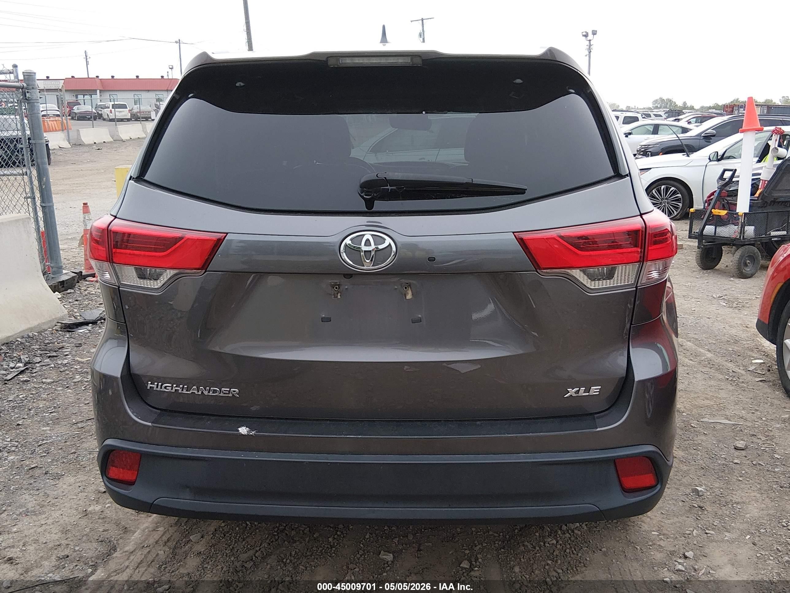 2019 Toyota Highlander Xle Серый vin: 5TDKZRFH7KS553096