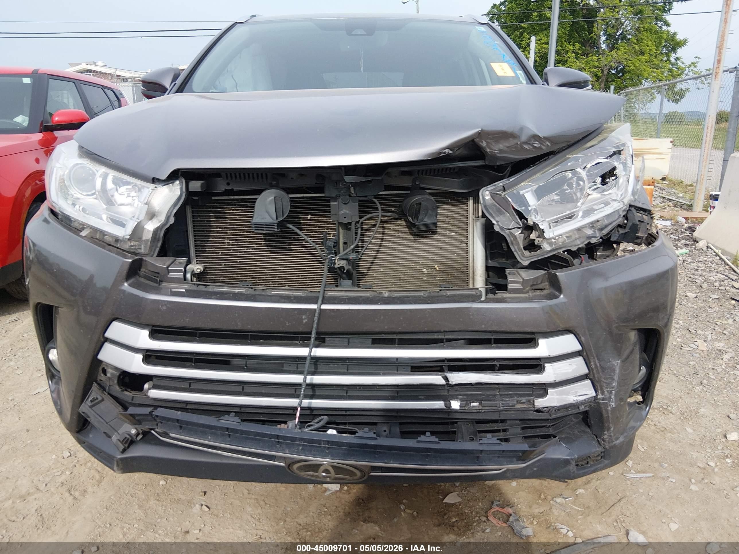 2019 Toyota Highlander Xle Серый vin: 5TDKZRFH7KS553096